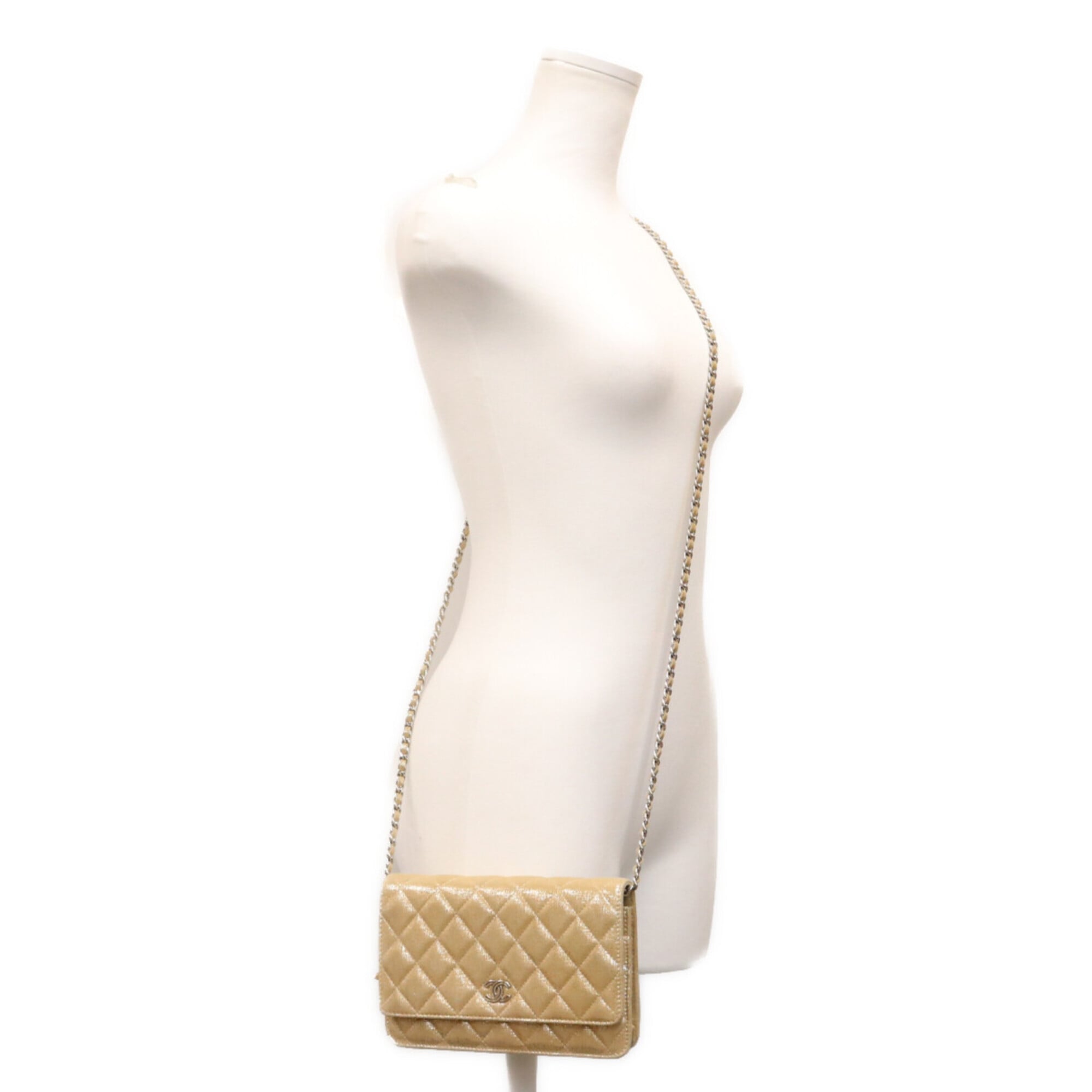 Chanel Gold Leather Shoulder Bag (Pre-Owned)