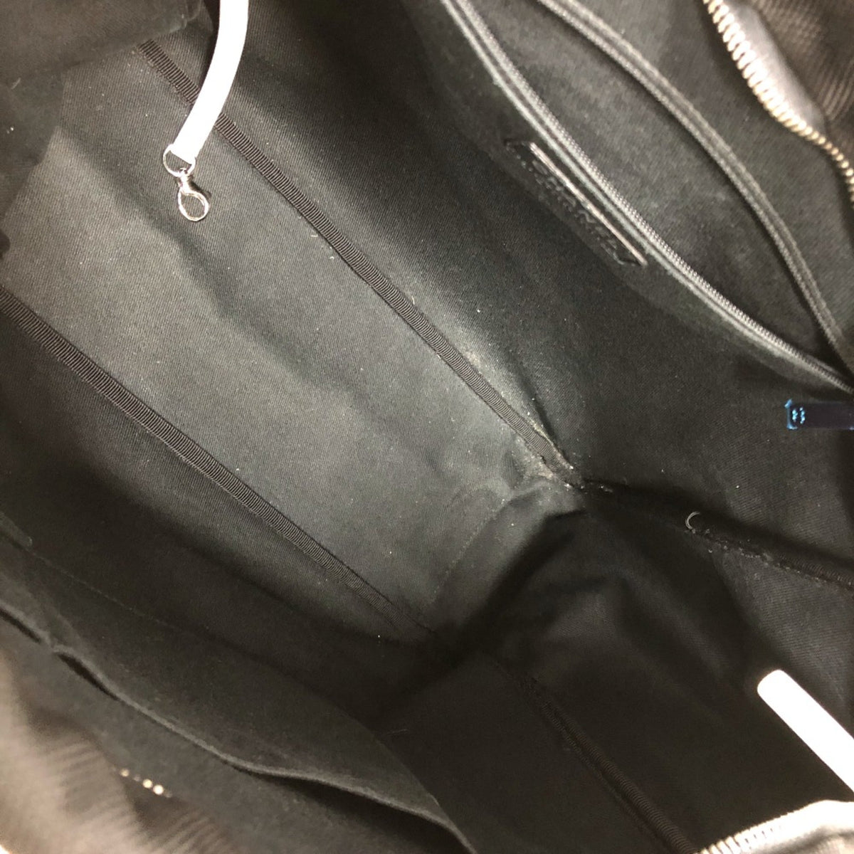 Chanel Black Cloth Shoulder Bag (Pre-Owned)