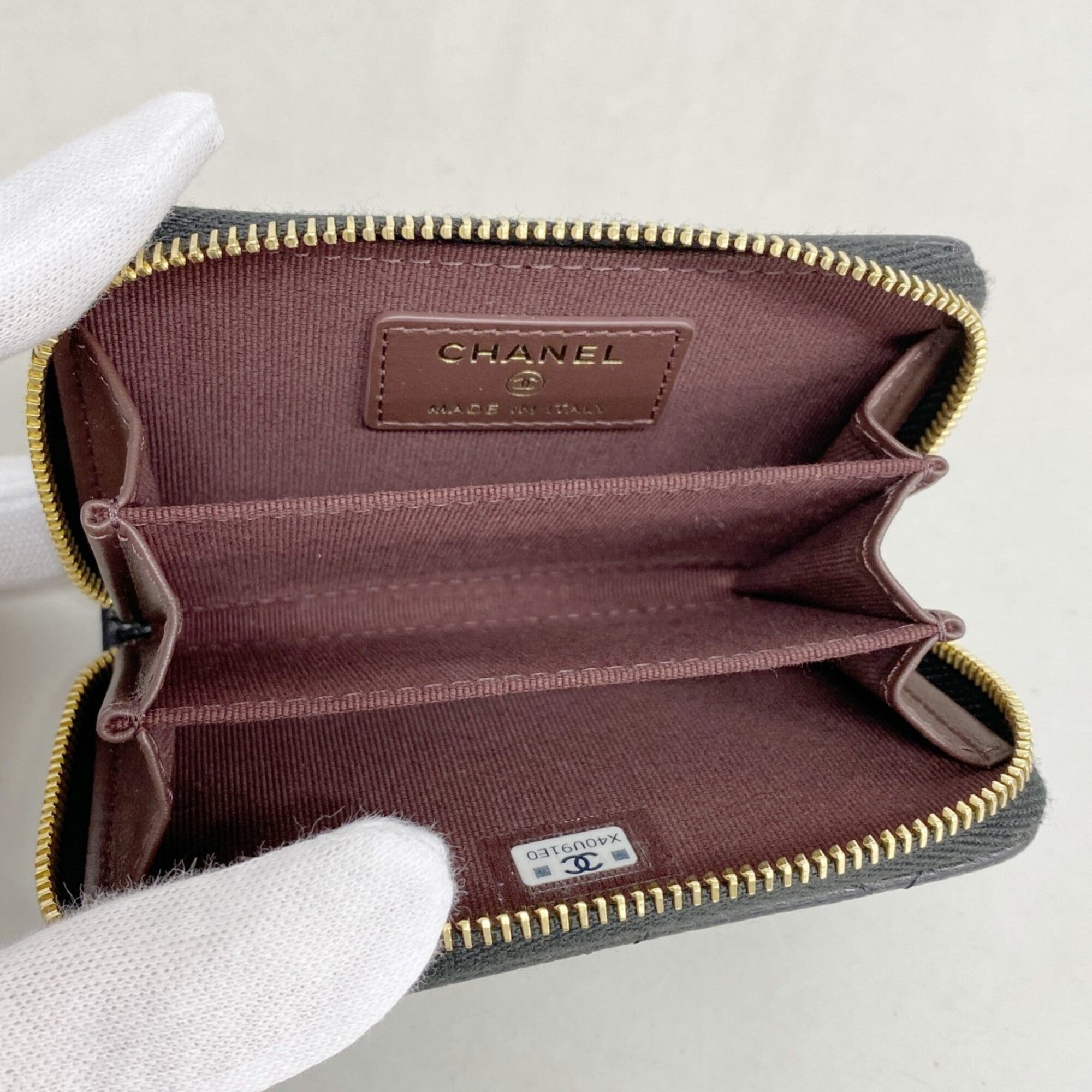 Chanel Black Grained Calfskin Wallet (Tri-Fold) (Pre-Owned)