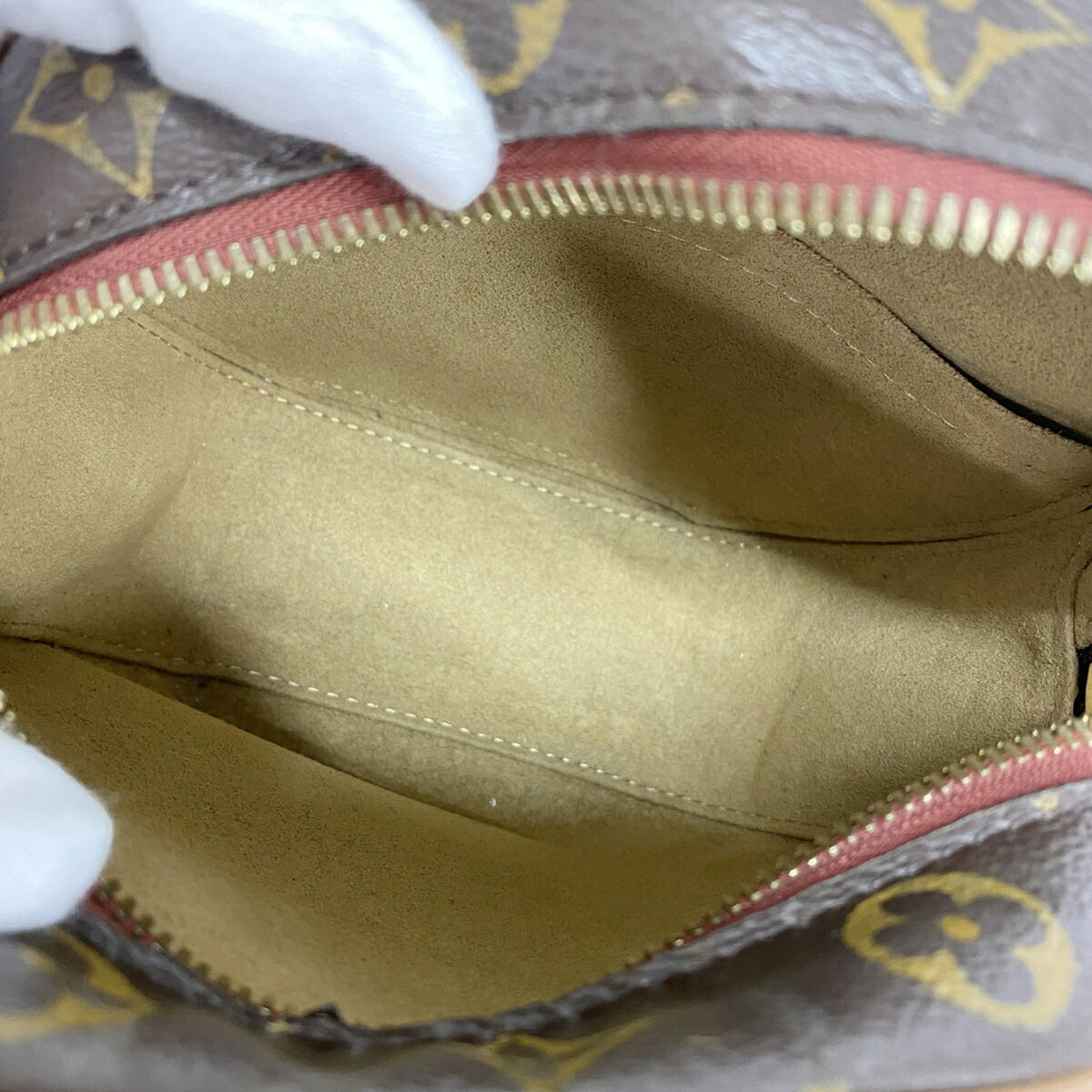 Louis Vuitton Brown Shoulder Bag (Pre-Owned)
