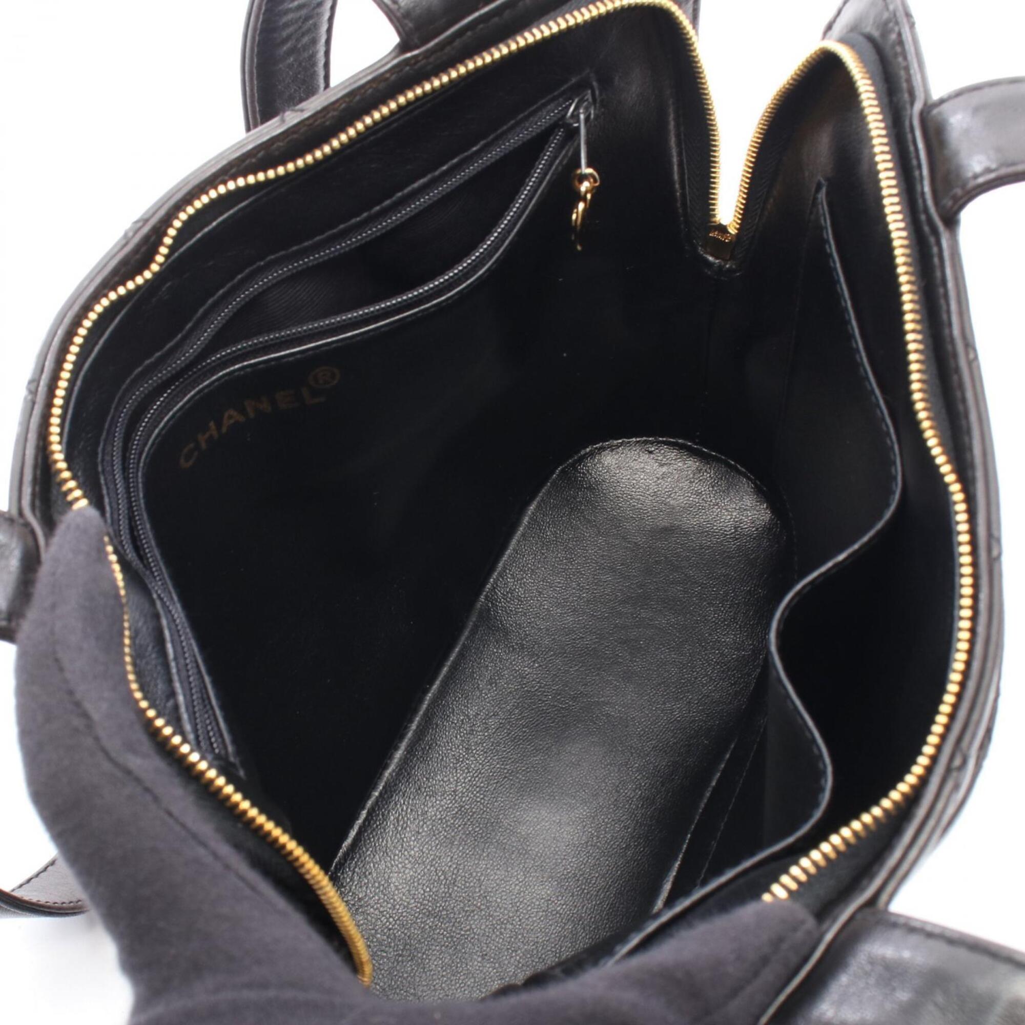 Chanel Black Leather Handbag Shoulder Bag (Pre-Owned)