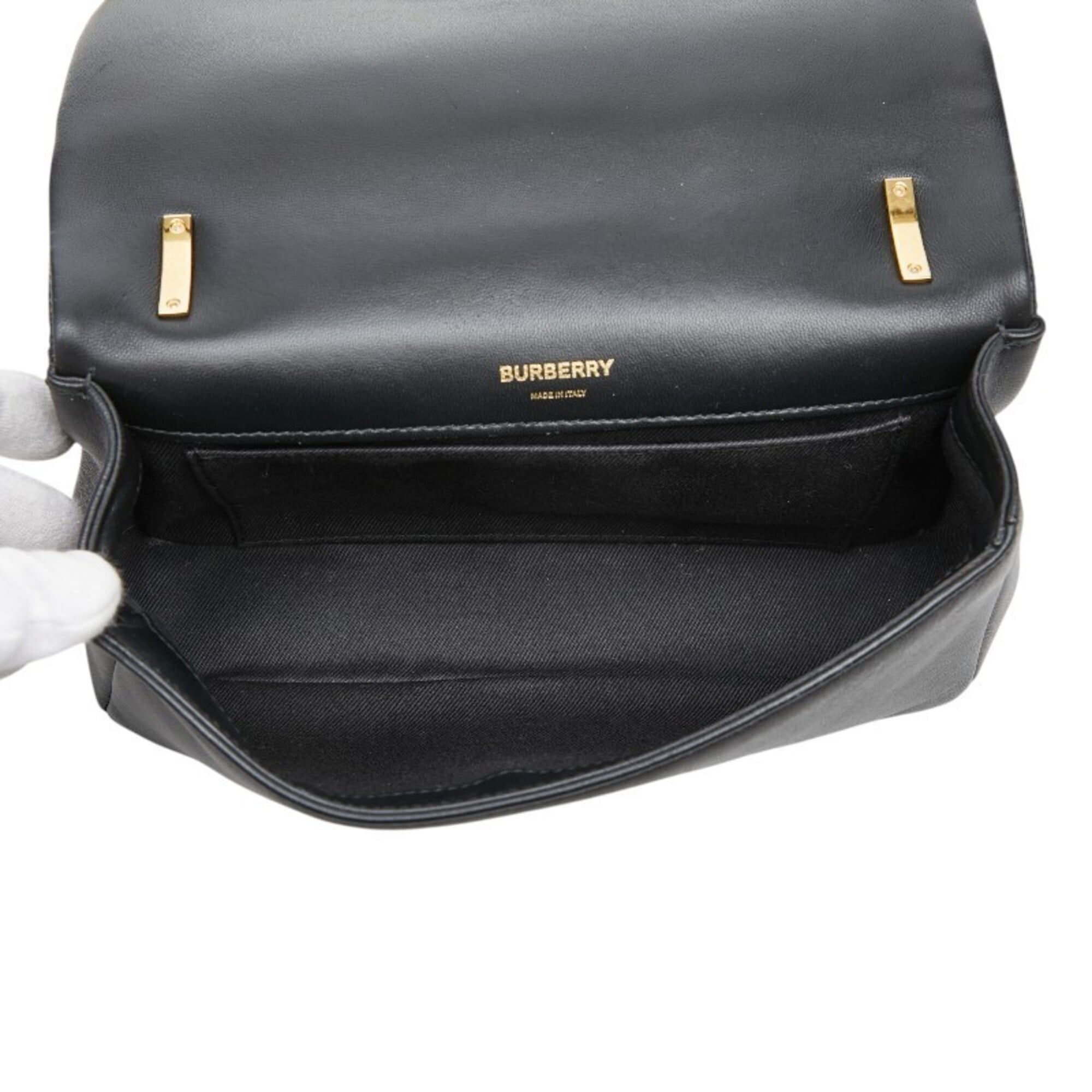 Burberry Black Leather Shoulder Bag (Pre-Owned)