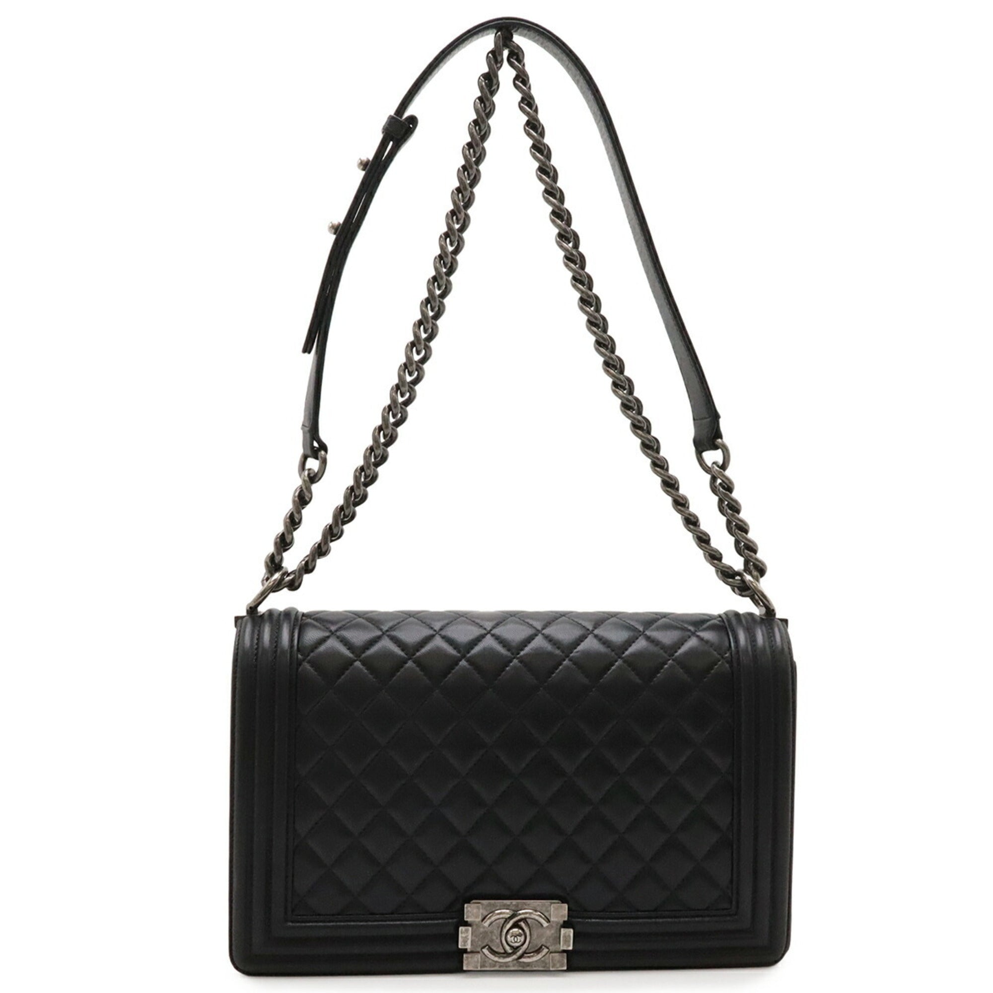 Chanel Matelasse Black Leather Shoulder Bag (Pre-Owned)