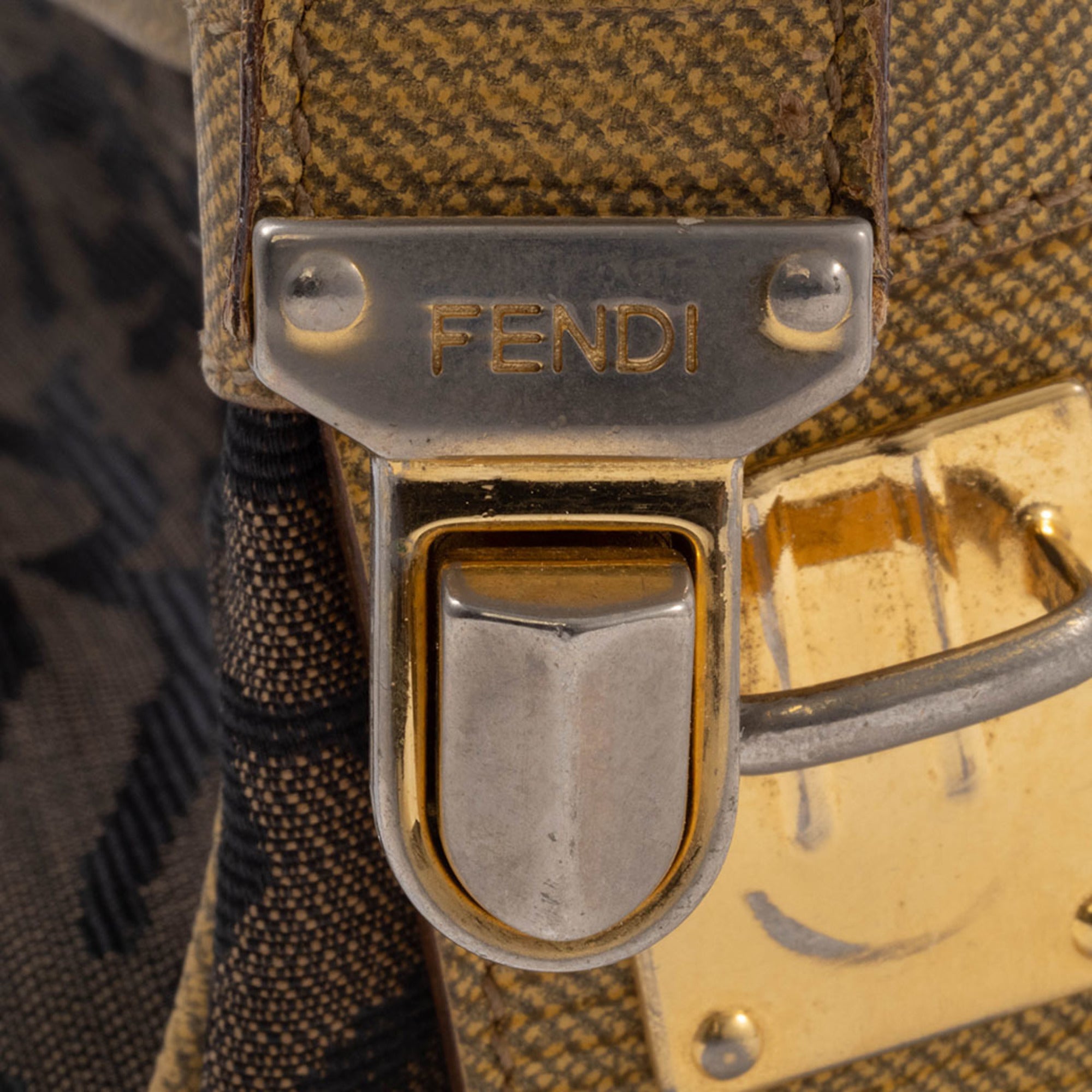 Fendi Brown Canvas Shoulder Bag (Pre-Owned)
