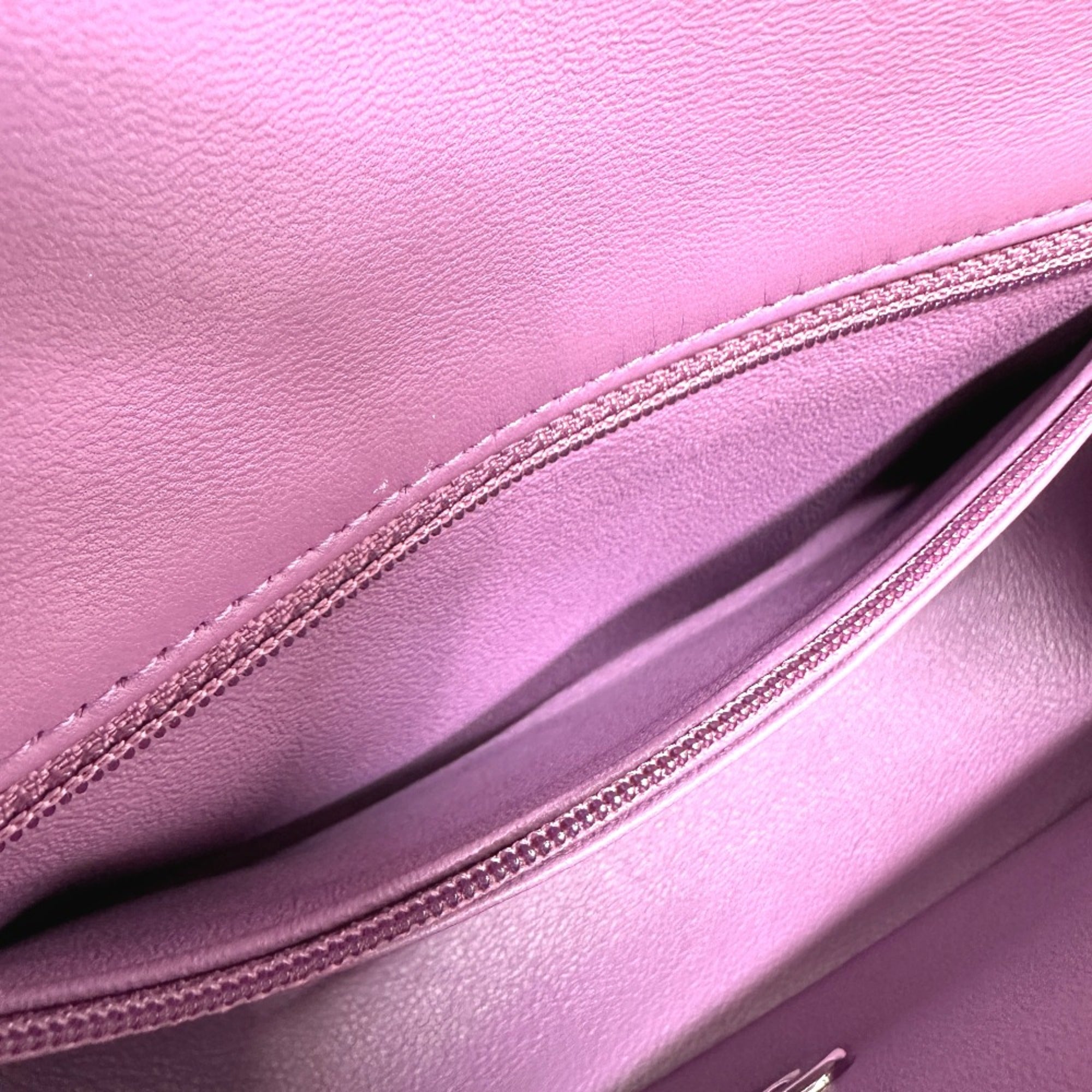 Chanel Purple Leather Shoulder Bag (Pre-Owned)