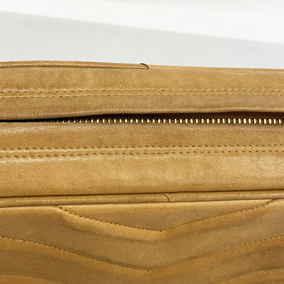 Chanel Brown Leather Shoulder Bag (Pre-Owned)