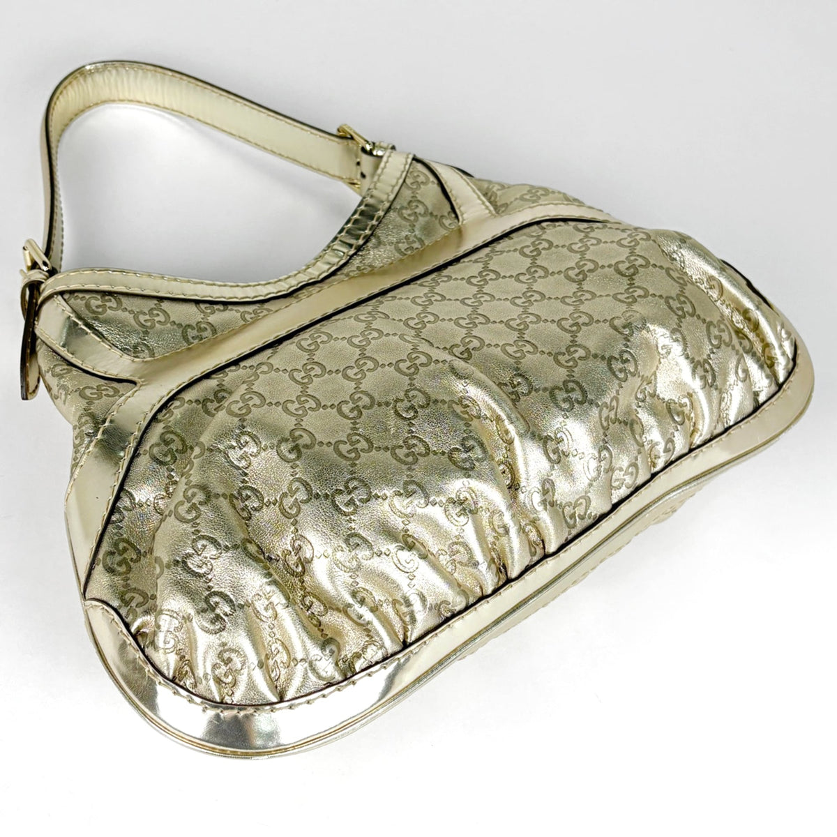 Gucci Gold Leather Shoulder Bag (Pre-Owned)