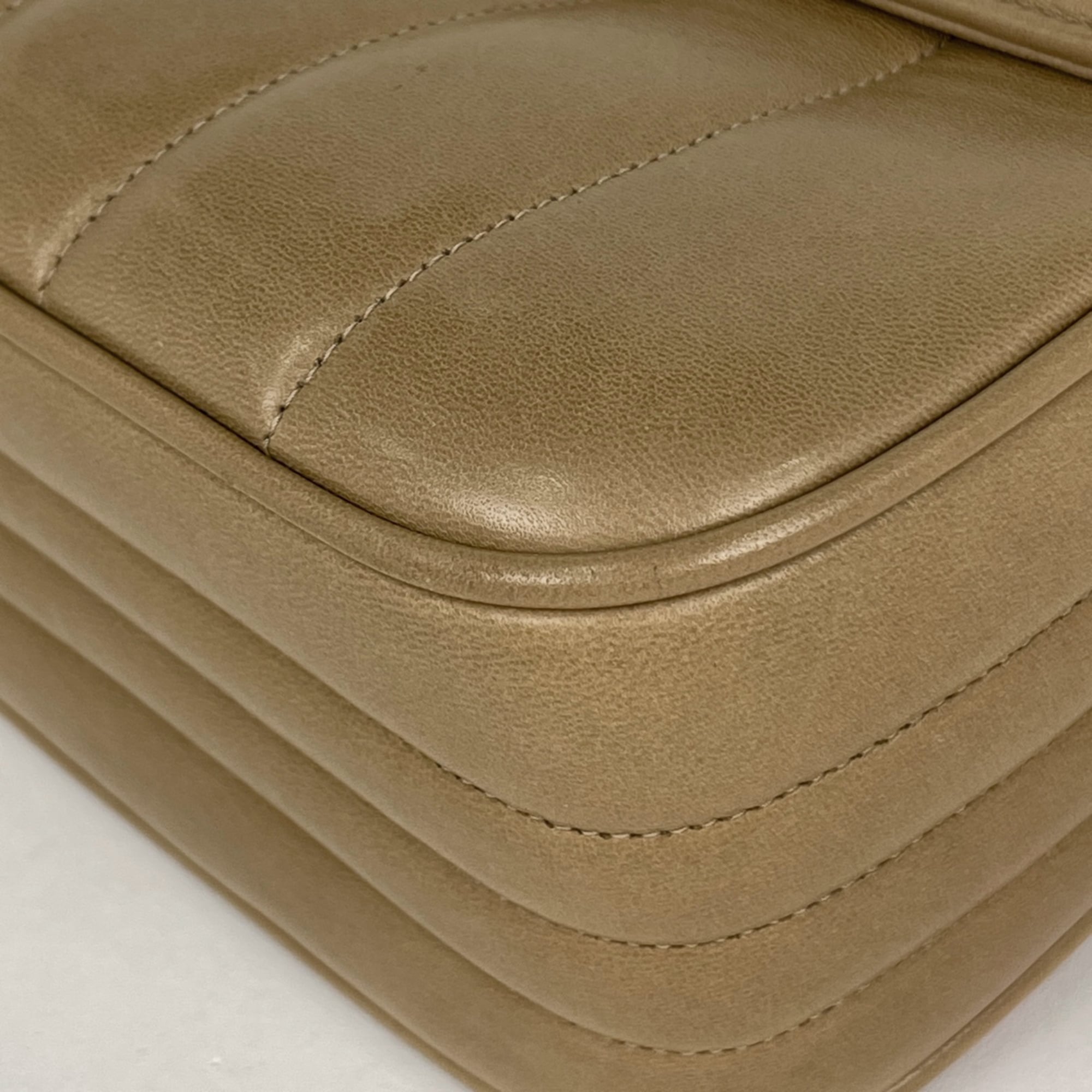 Chanel Beige Leather Shoulder Bag (Pre-Owned)