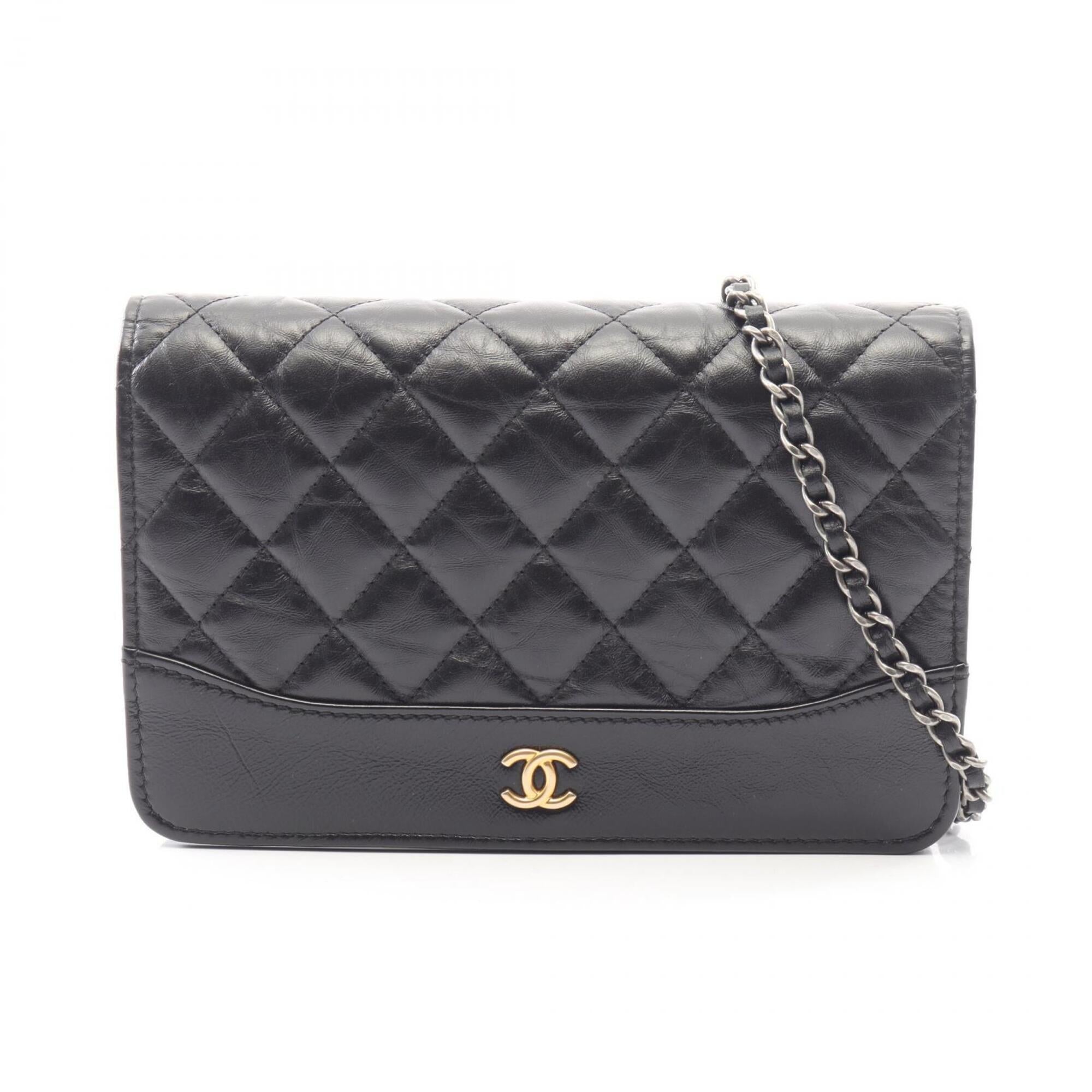 Chanel Black Leather Handbag Shoulder Bag (Pre-Owned)