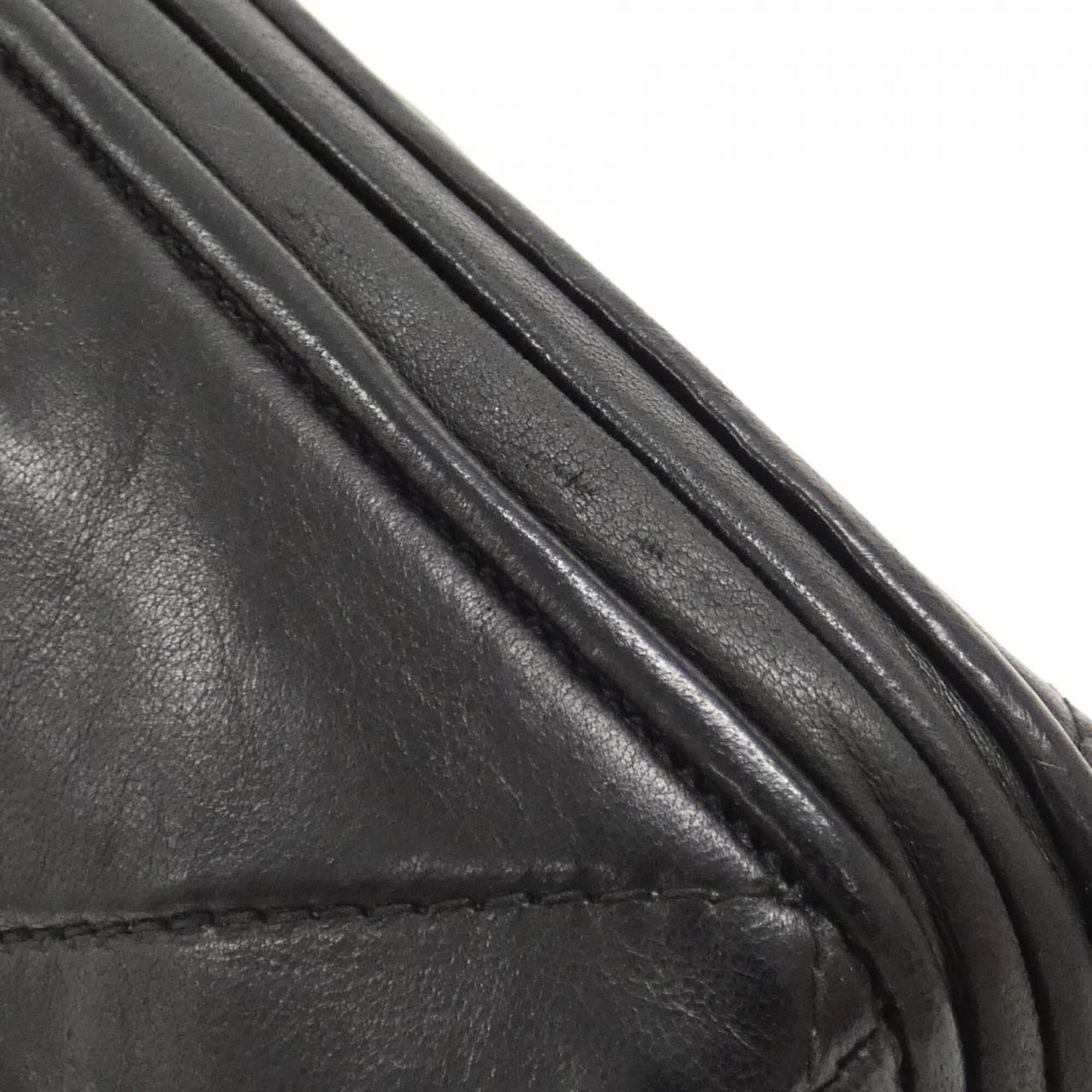 Chanel Black Leather Shoulder Bag (Pre-Owned)