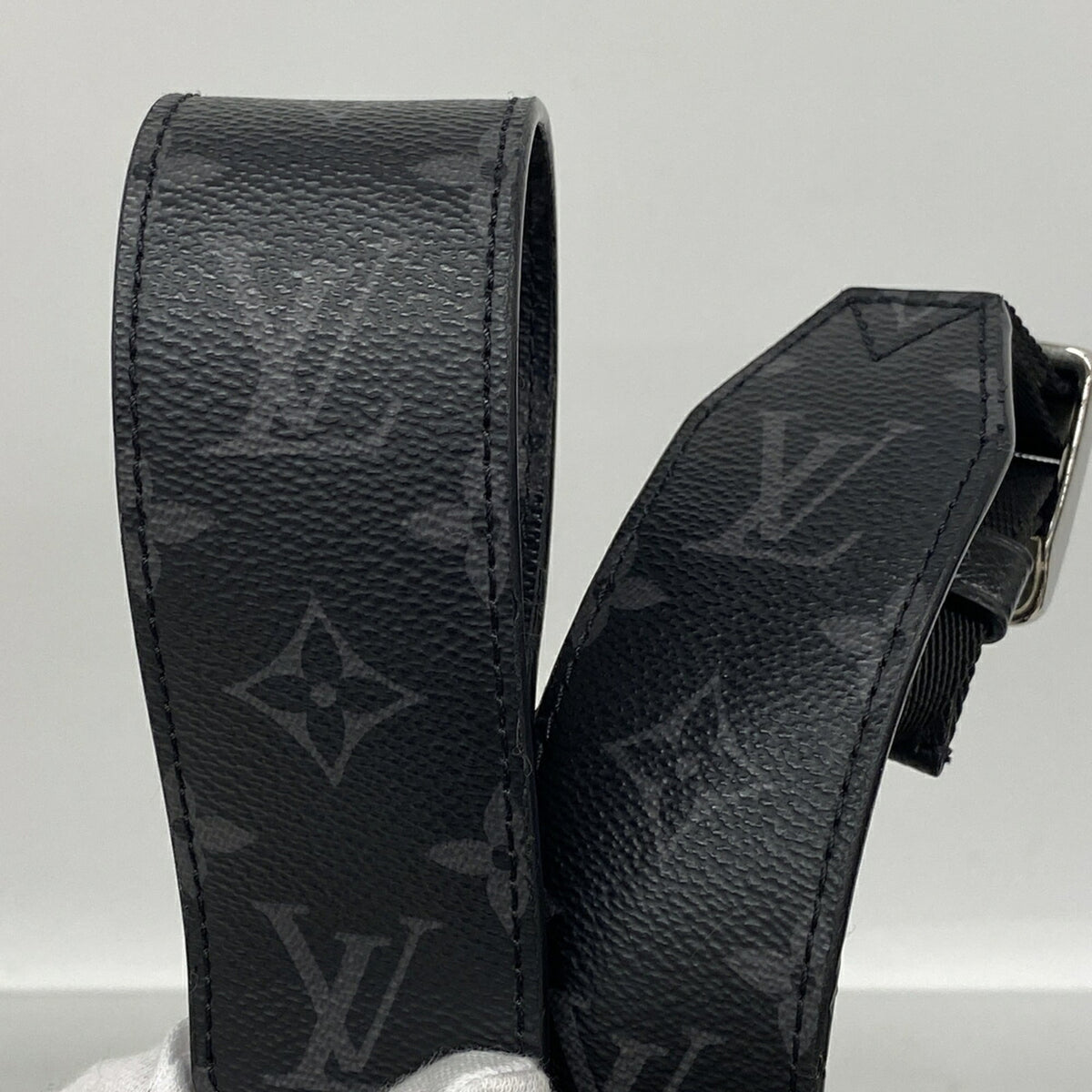Louis Vuitton Black Shoulder Bag (Pre-Owned)