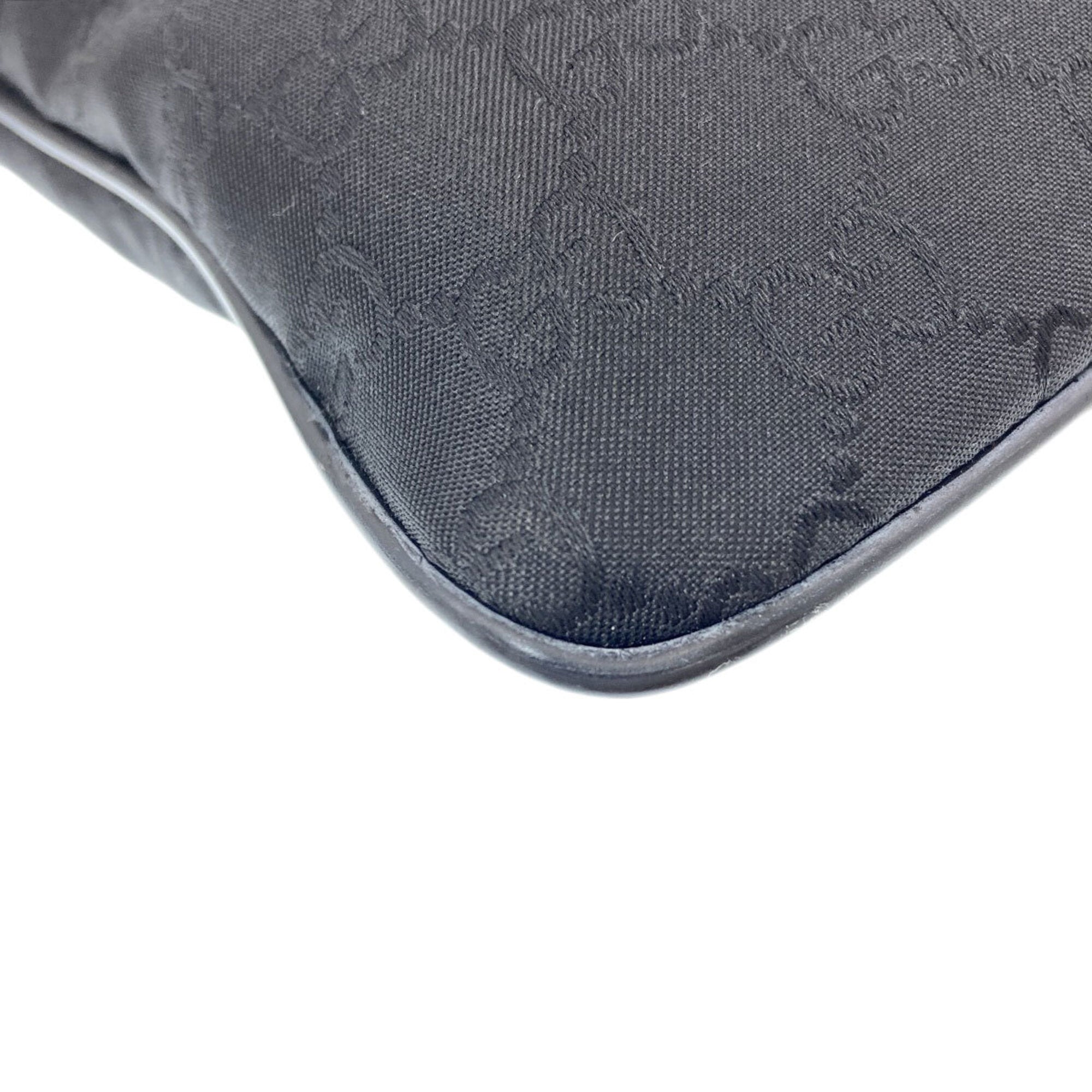 Gucci Black Nylon Shoulder Bag (Pre-Owned)
