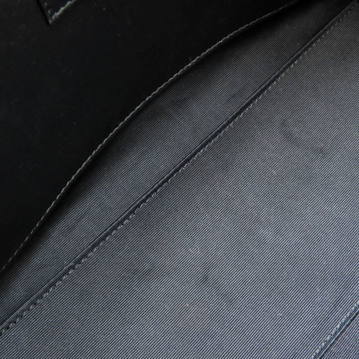 Saint Laurent Gray Handbag (Pre-Owned)