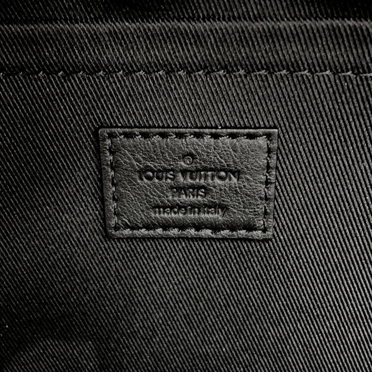 Louis Vuitton Noir Monogram Handbag (Pre-Owned)