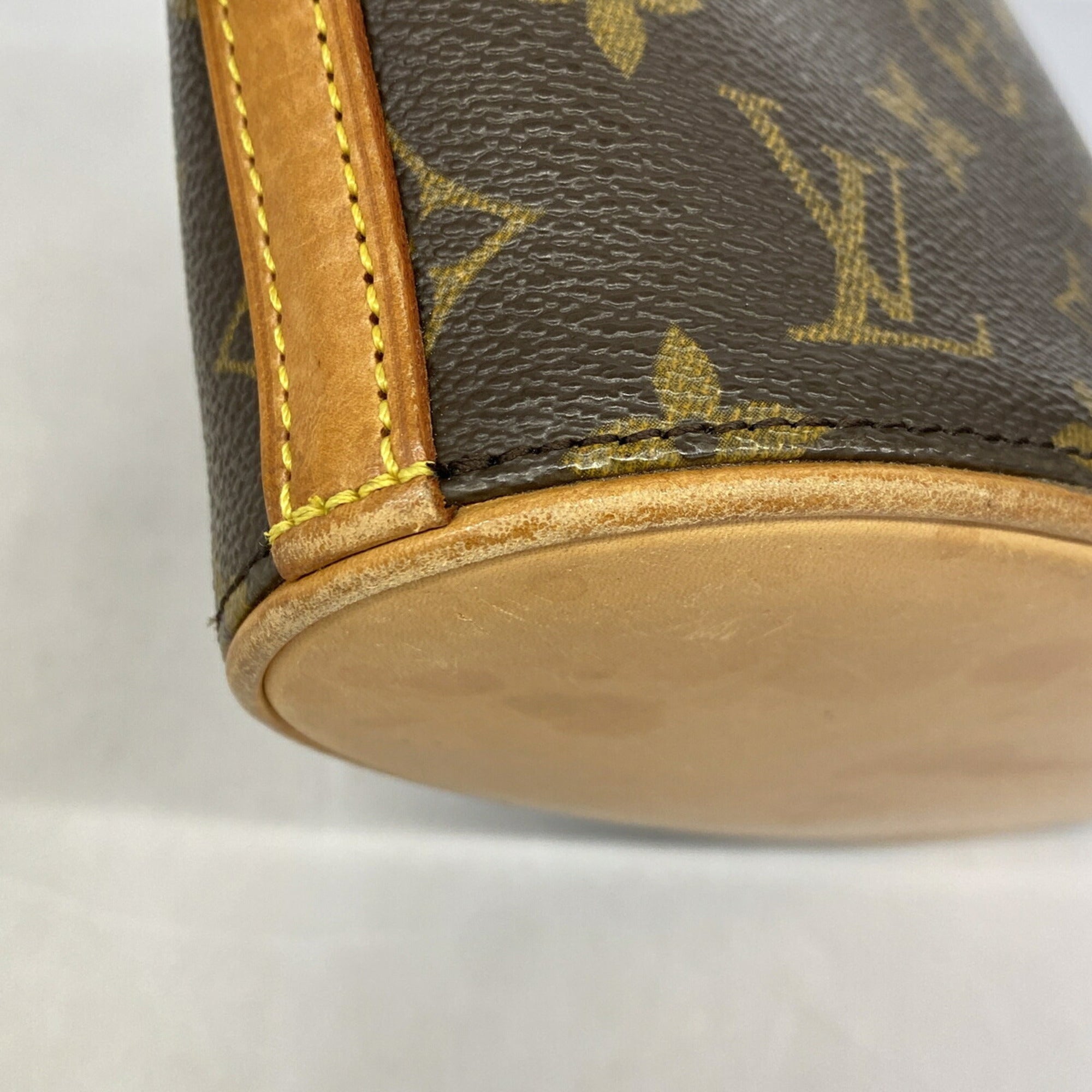 Louis Vuitton Brown Shoulder Bag (Pre-Owned)