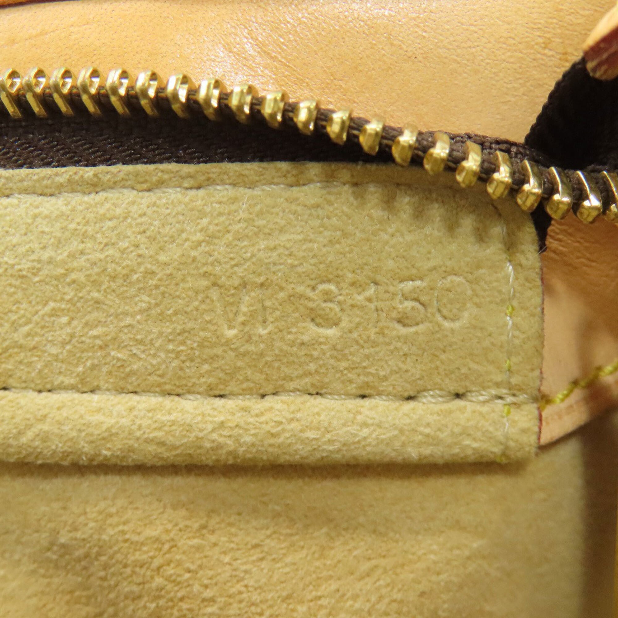 Louis Vuitton Monogram Monogram Canvas Handbag (Pre-Owned)
