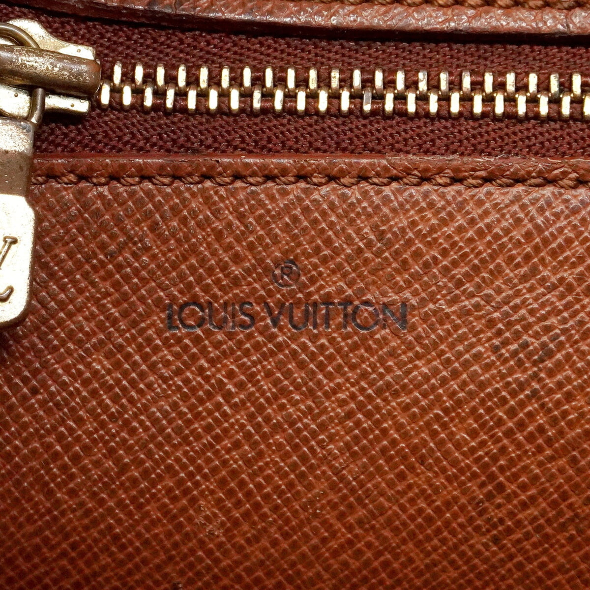 Louis Vuitton Brown Clutch Bag (Pre-Owned)