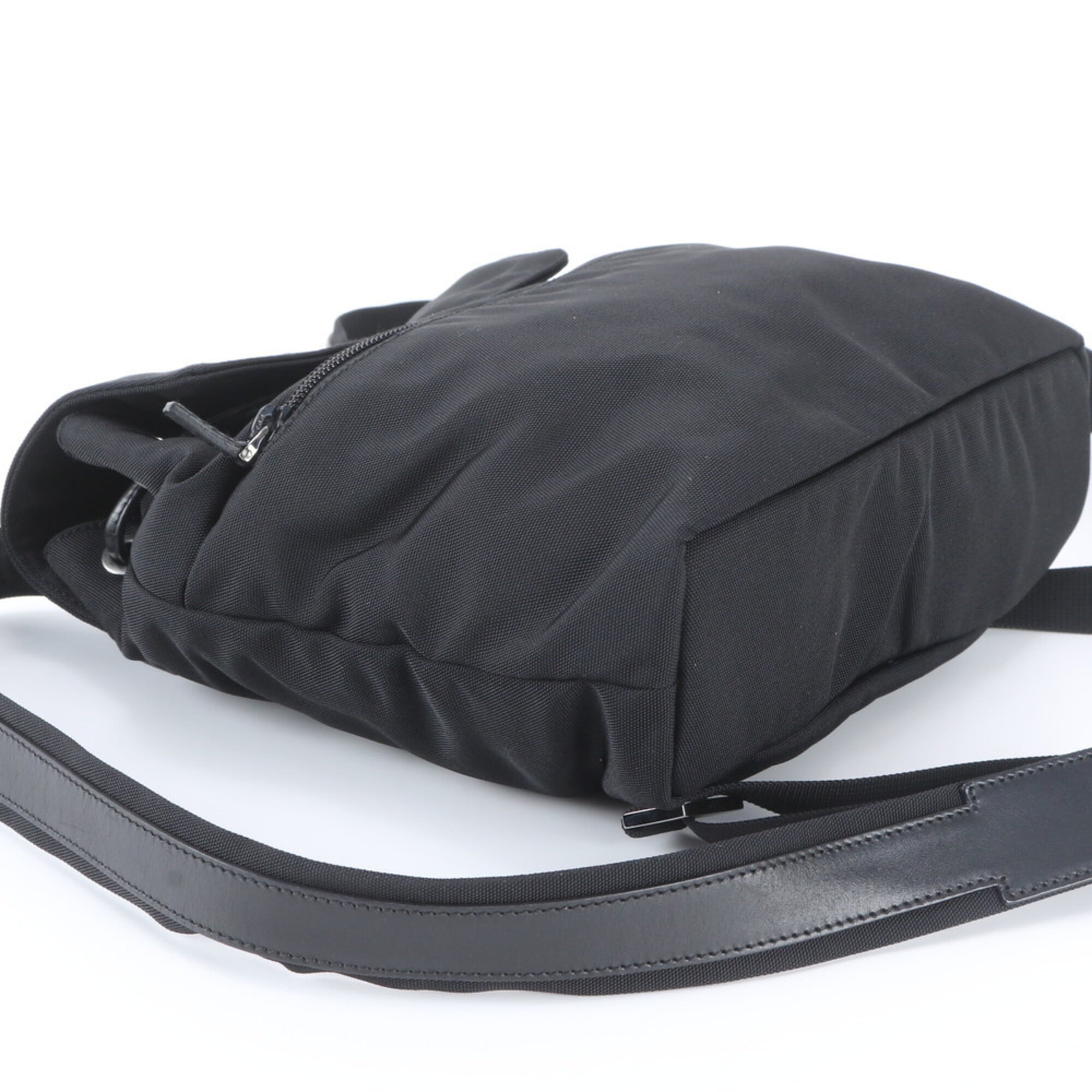 Gucci Black Leather Nylon Backpack Handbag (Pre-Owned)
