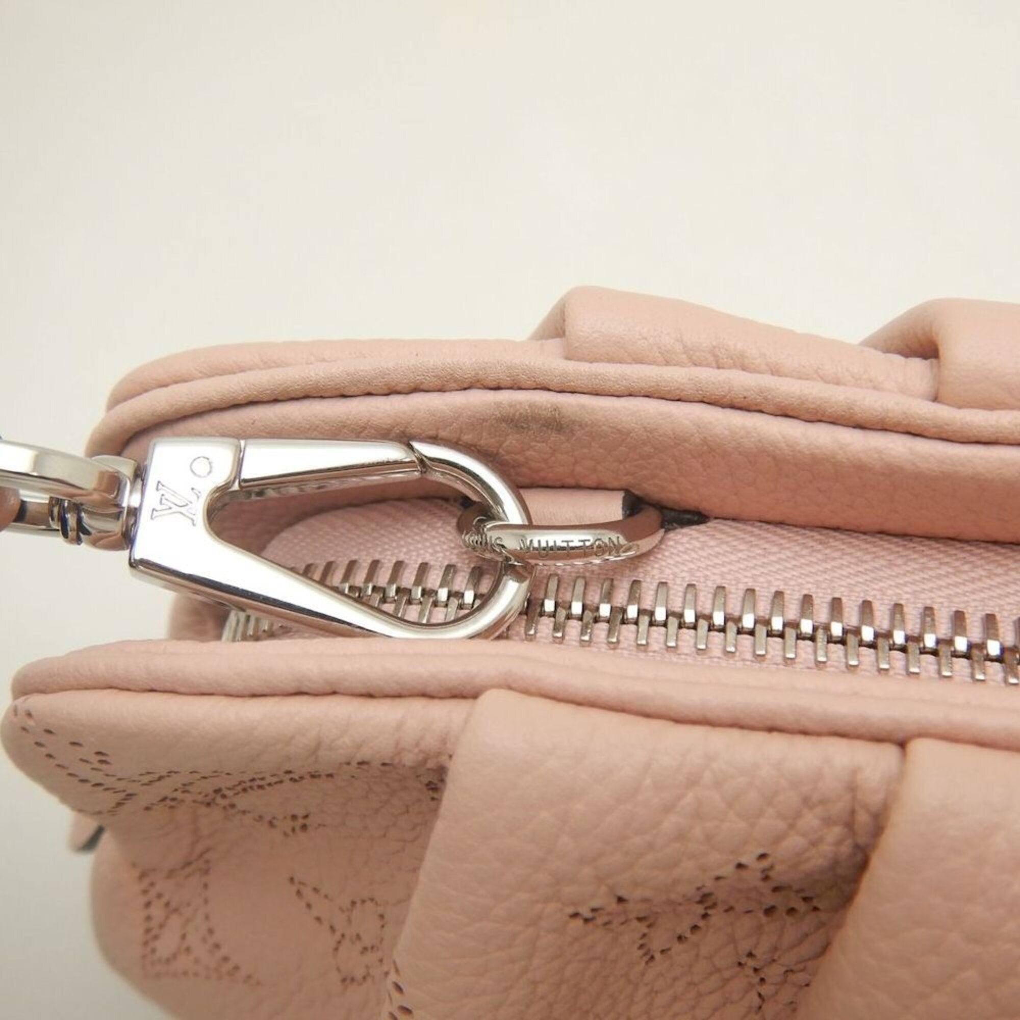 Louis Vuitton Mahina Magnolia Mahina Leather Shoulder Bag (Pre-Owned)