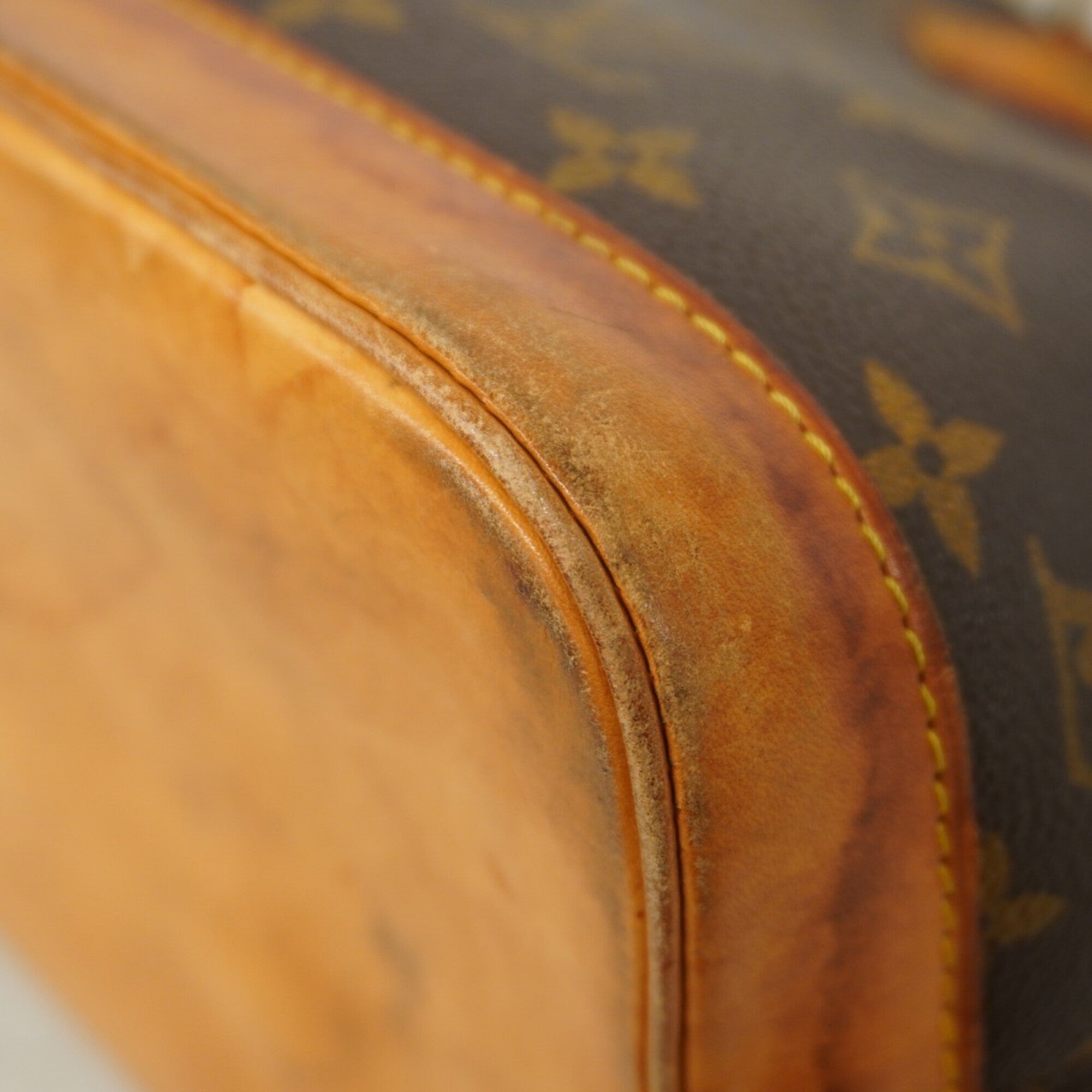 Louis Vuitton Brown Handbag (Pre-Owned)