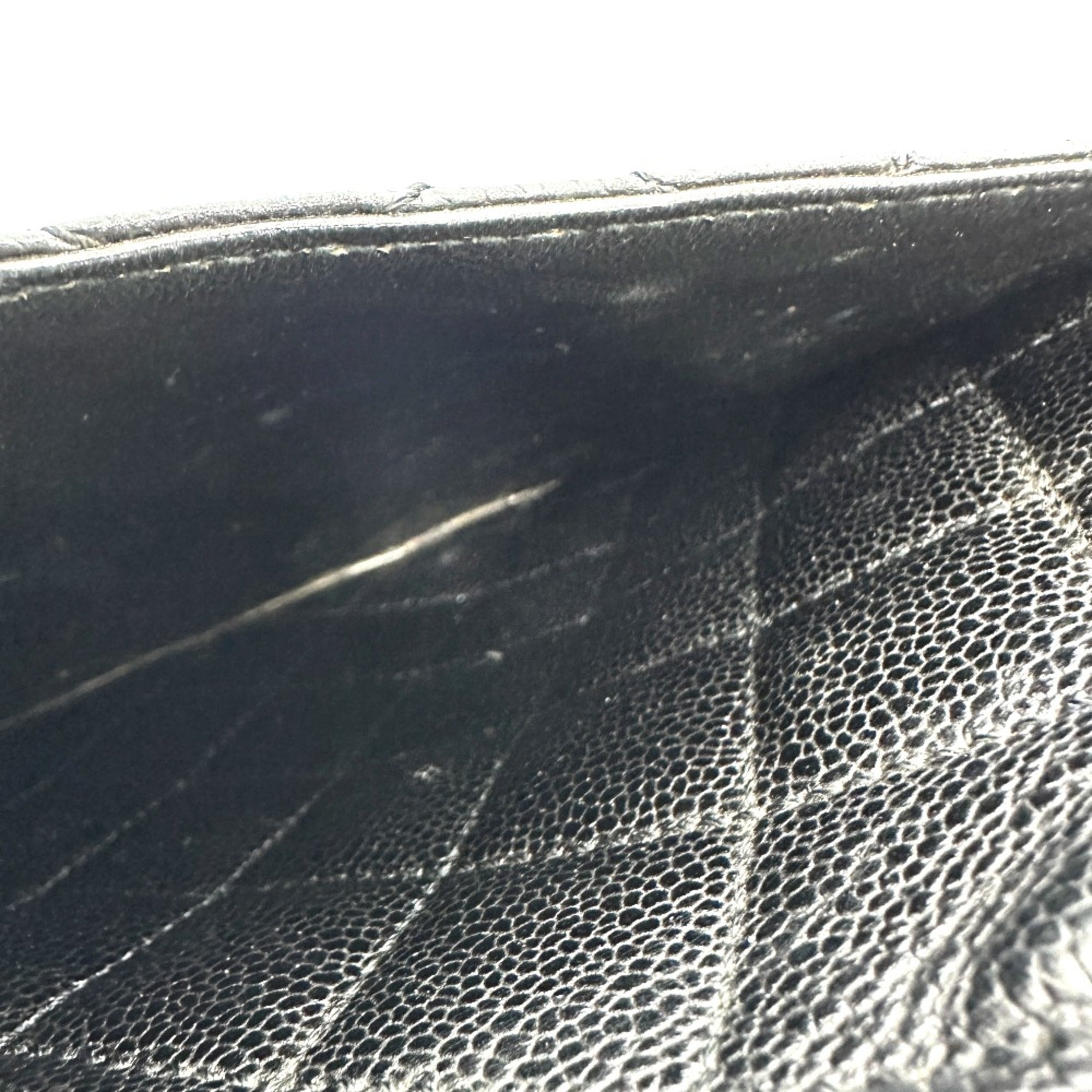 Chanel Black Leather Handbag (Pre-Owned)