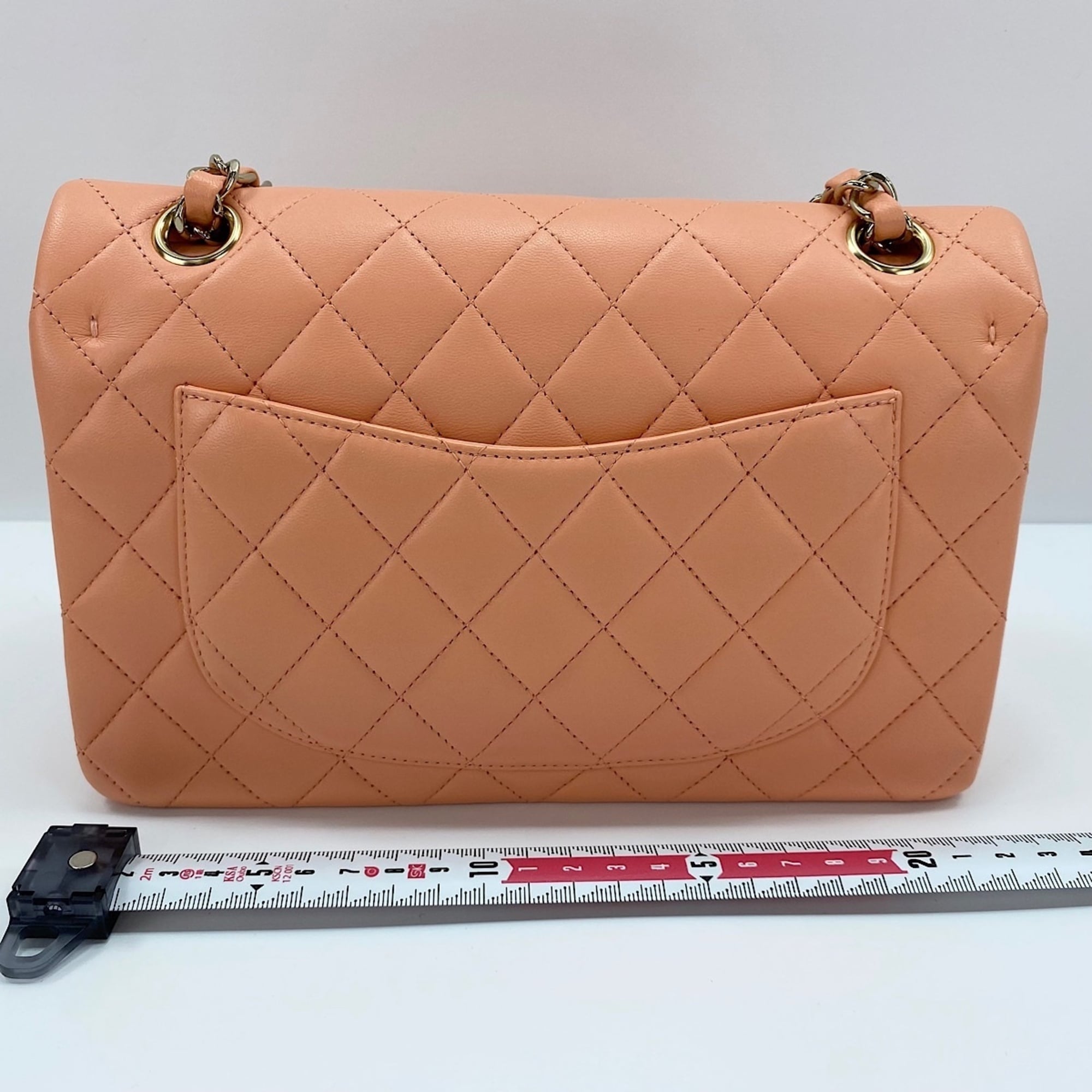 Chanel Pink Leather Shoulder Bag (Pre-Owned)