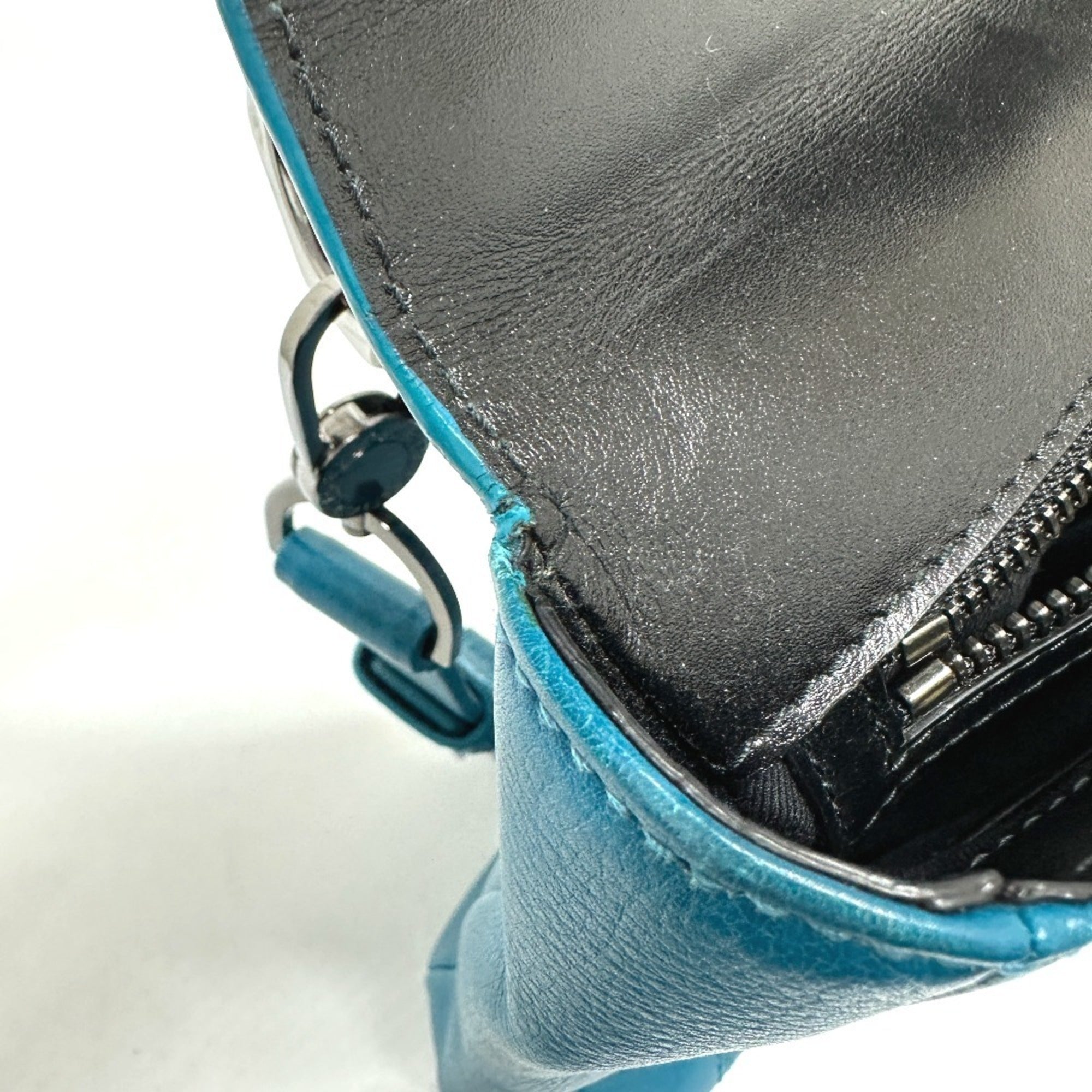 Bvlgari Blue Turquoise Leather Handbag (Pre-Owned)