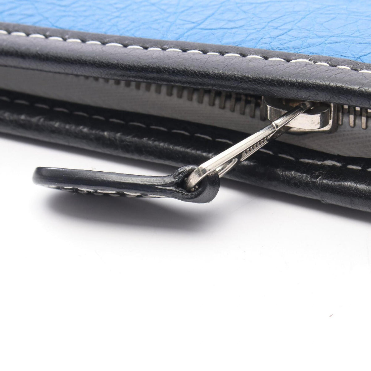 Balenciaga Black Blue White Leather Clutch Bag Handbag (Pre-Owned)