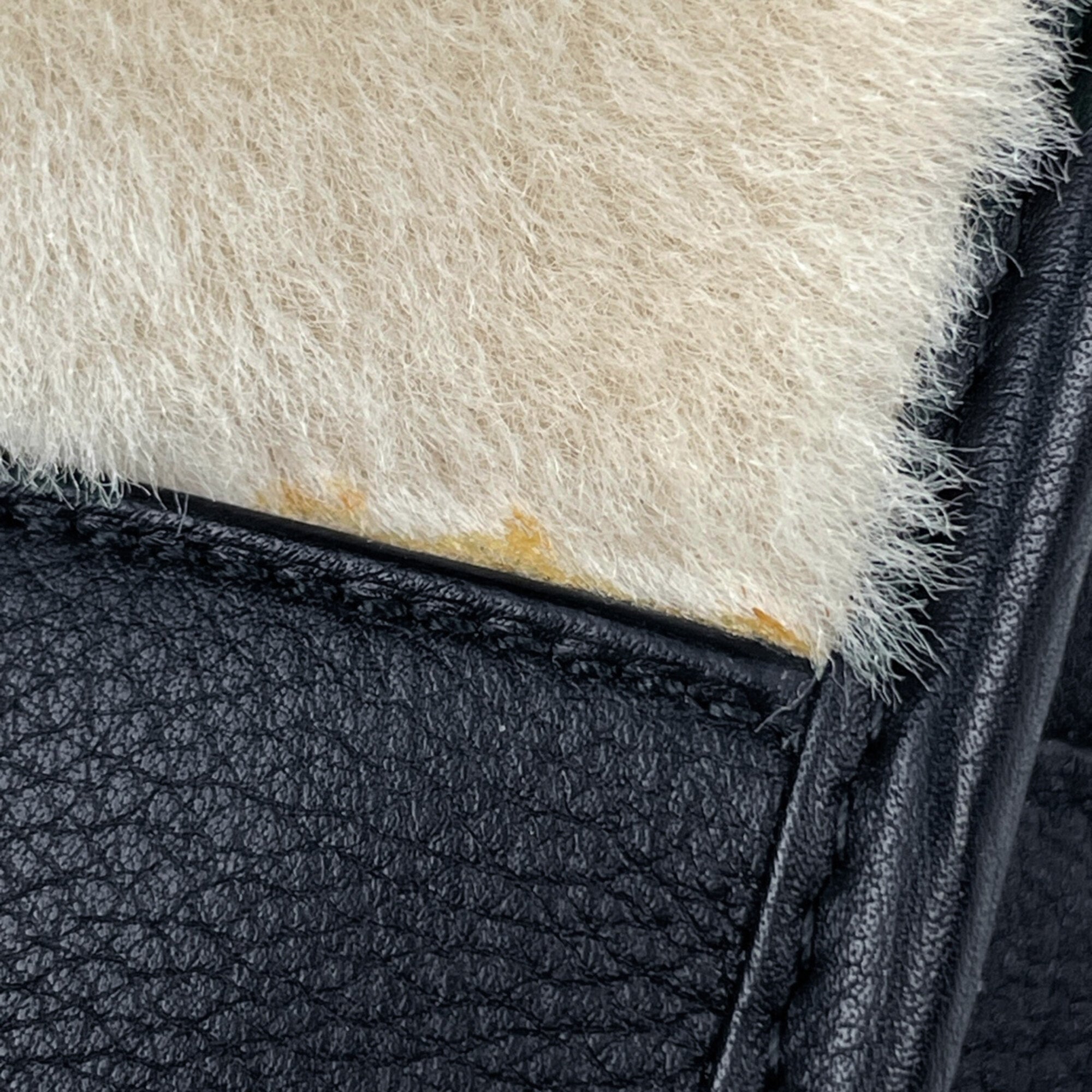 Loewe Amazona Black Ivory Leather Handbag (Pre-Owned)