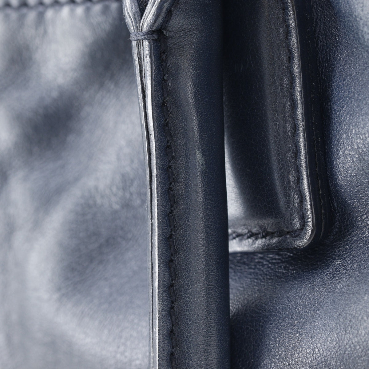 Tod's Navy Leather Tote Bag (Pre-Owned)