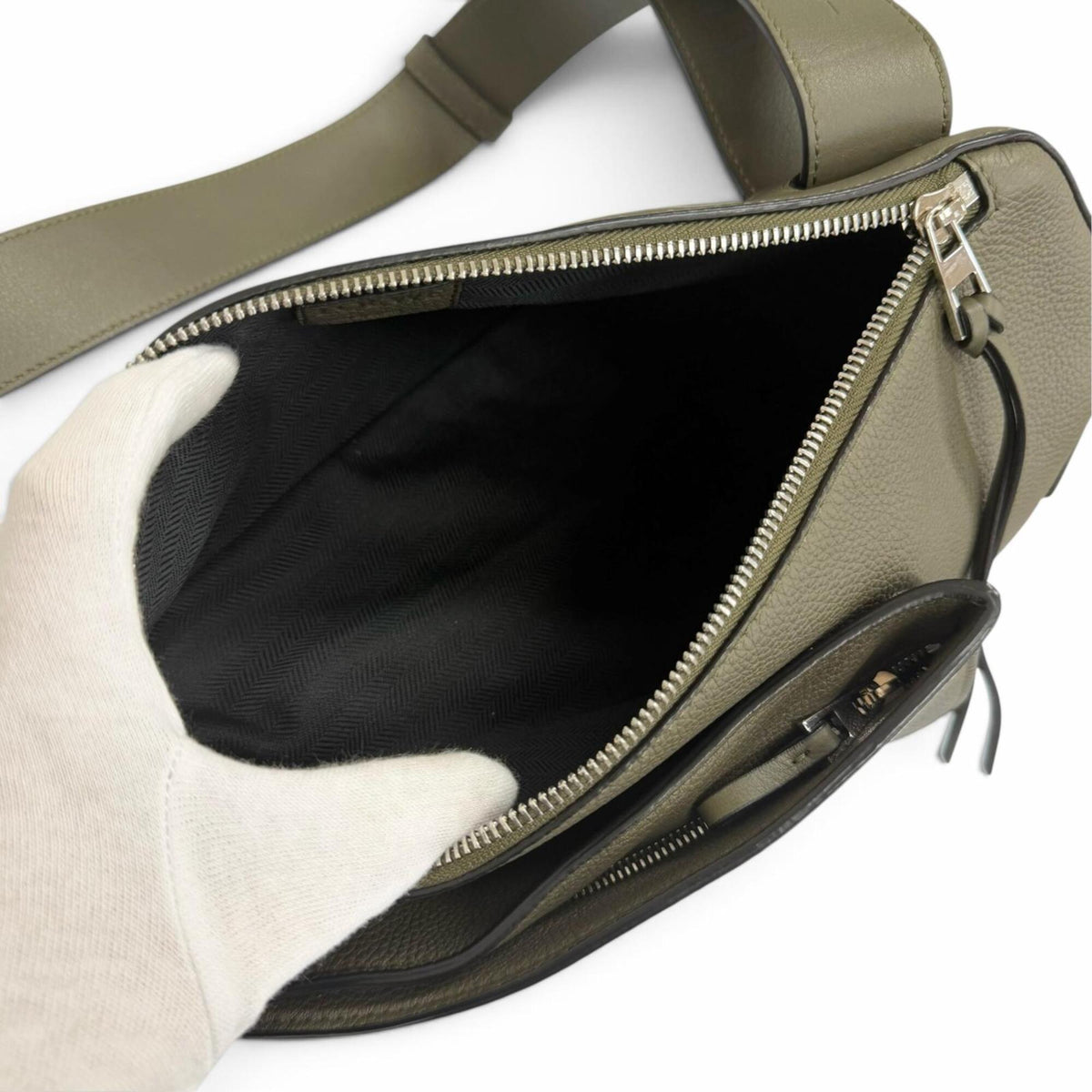 Loewe Khaki Leather Shoulder Bag Sling Bag (Pre-Owned)