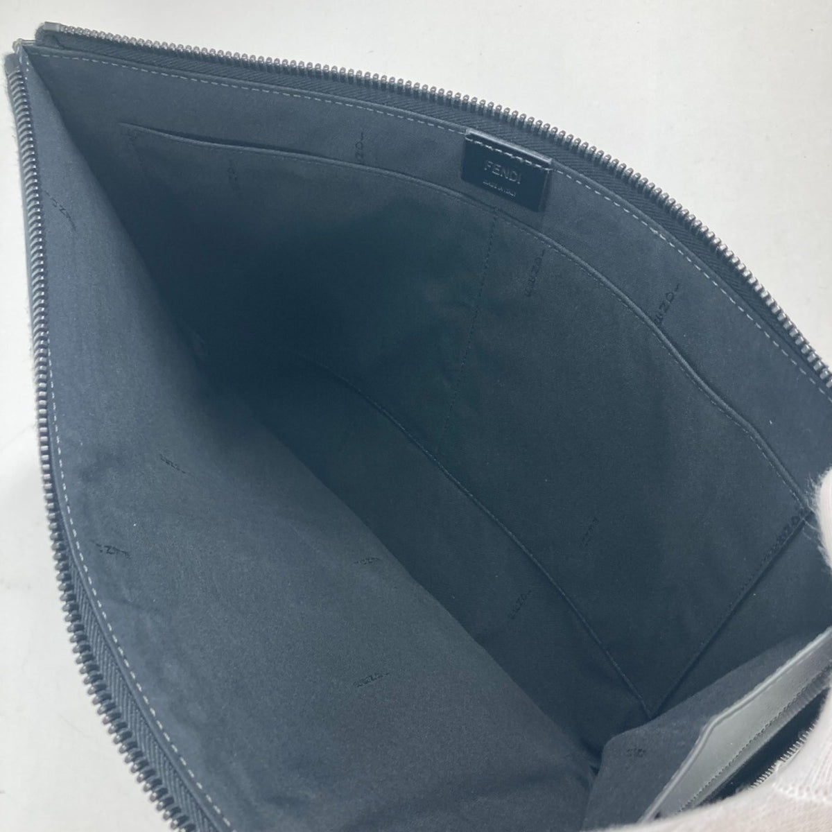 Fendi Gray Leather Clutch Bag (Pre-Owned)