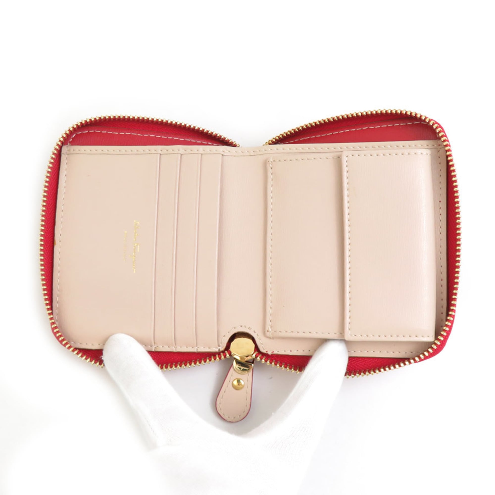 Salvatore Ferragamo Red Color Leather Wallet (Bi-Fold) (Pre-Owned)