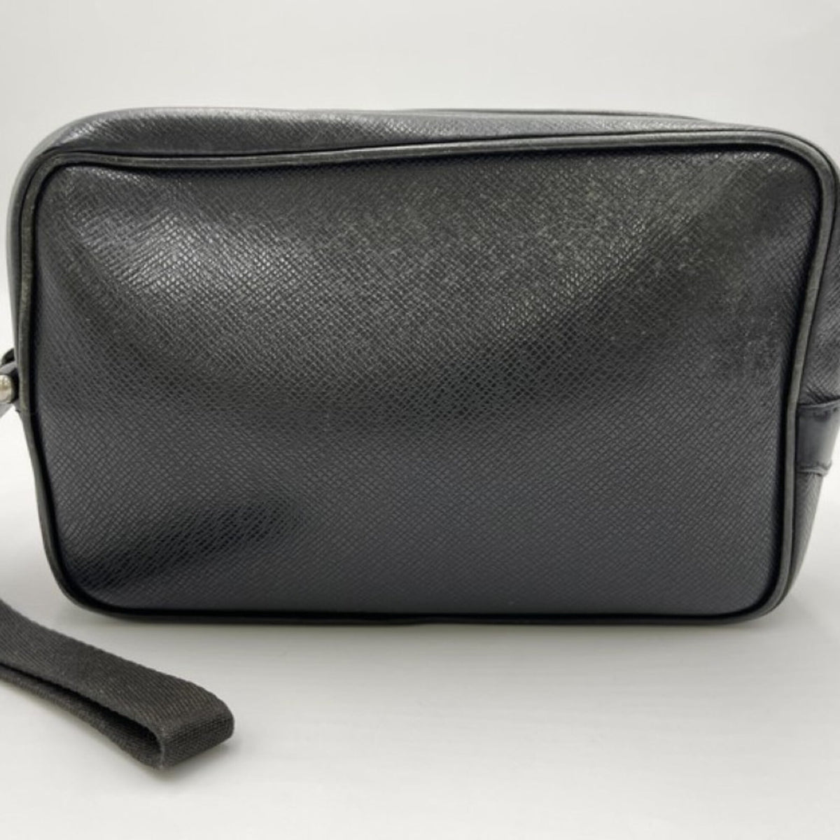 Louis Vuitton Ardoise Black Taiga Leather Clutch Bag (Pre-Owned)