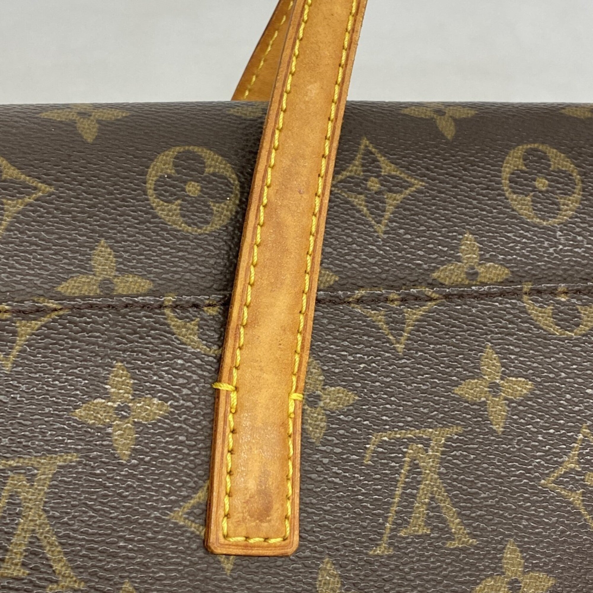 Louis Vuitton Brown Handbag (Pre-Owned)
