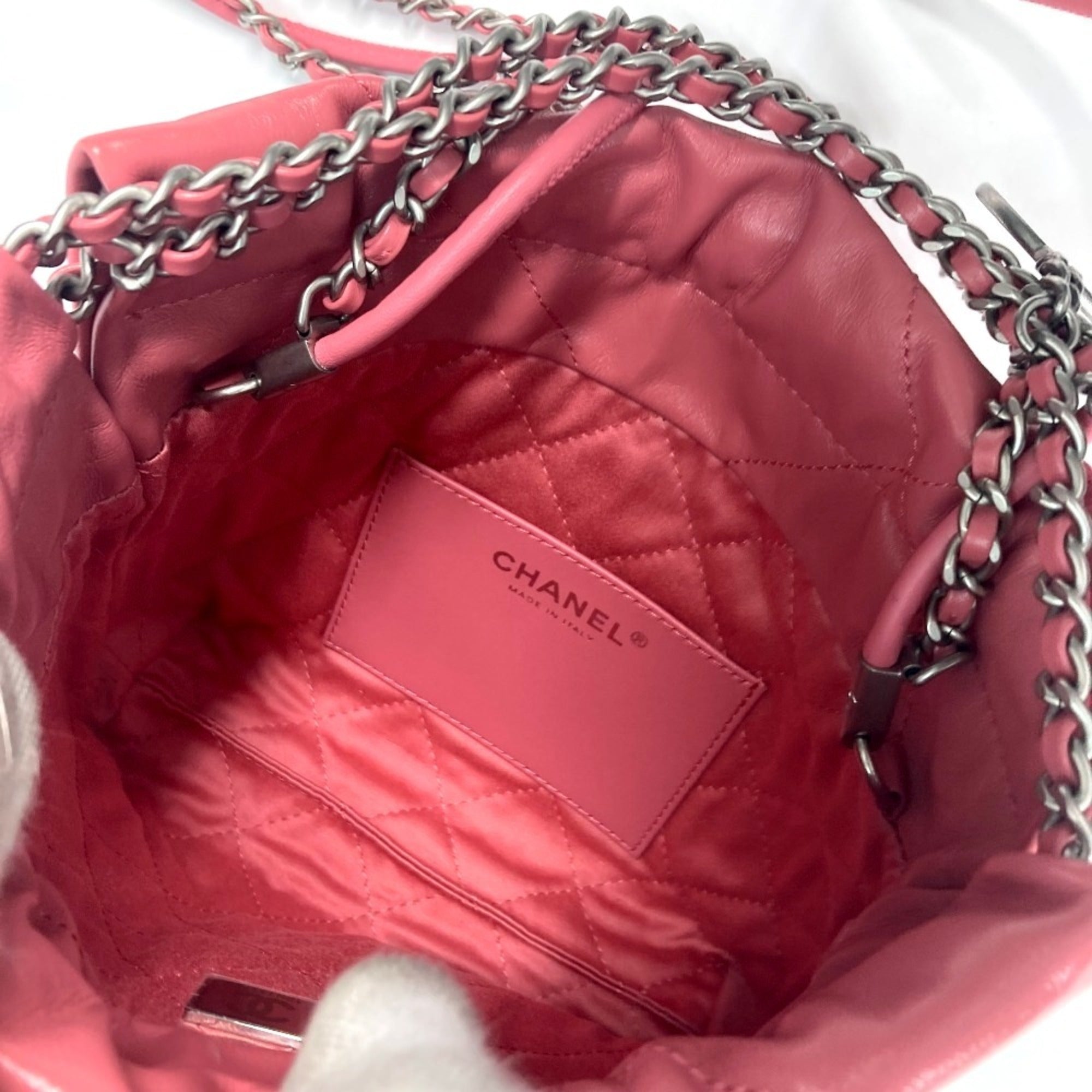 Chanel Pink Leather Handbag Shoulder Bag (Pre-Owned)