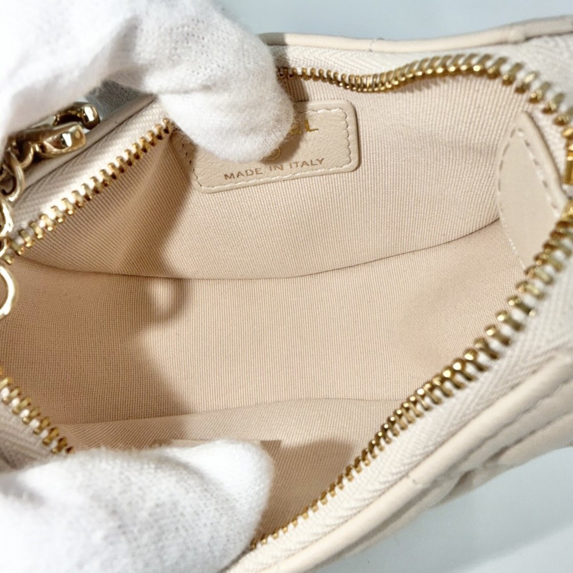 Chanel Beige Beige Gold White Leather Pochette Shoulder Bag (Pre-Owned)