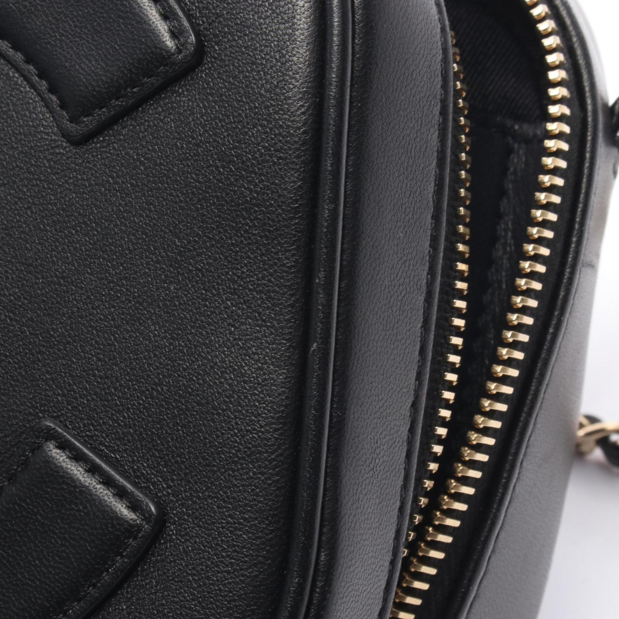 Chanel Black Leather Shoulder Bag (Pre-Owned)