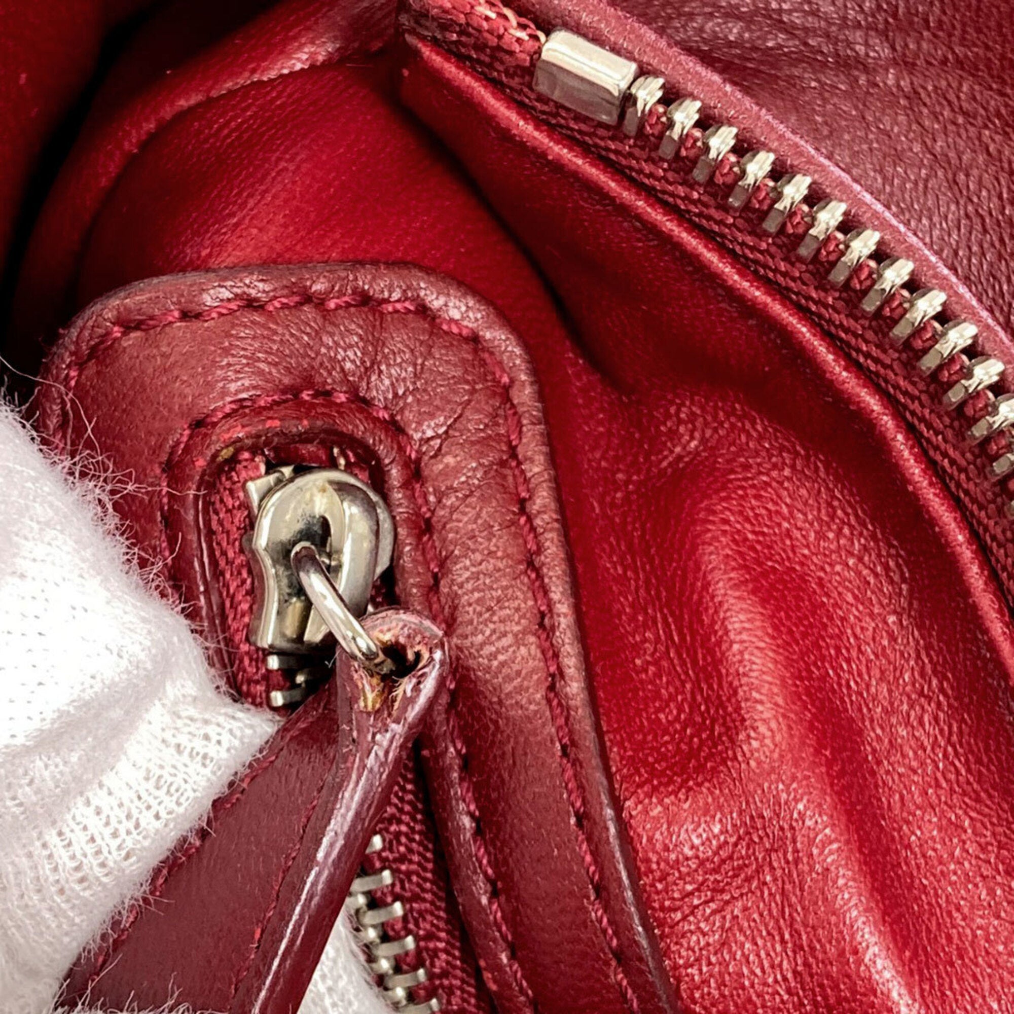 Christian Dior Lady Dior Red Color Leather Handbag (Pre-Owned)