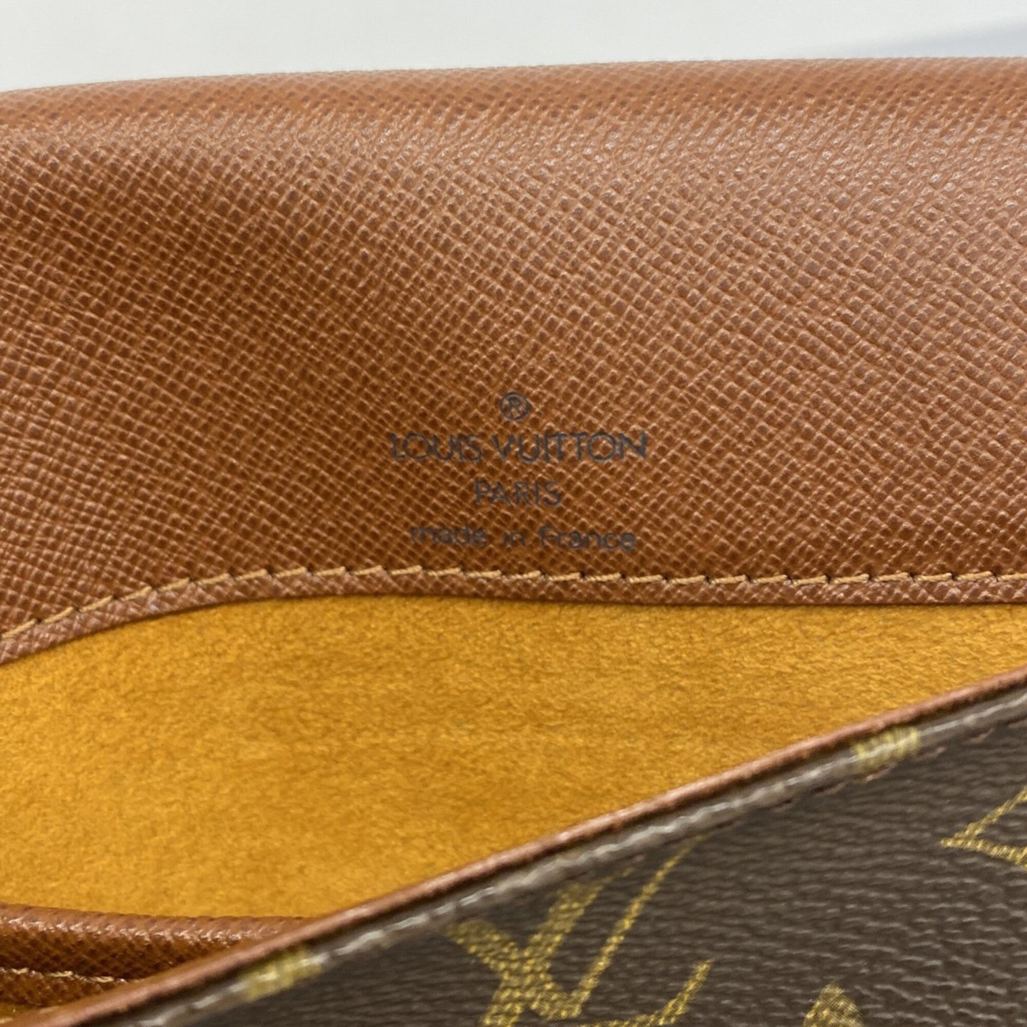 Louis Vuitton Brown Shoulder Bag (Pre-Owned)