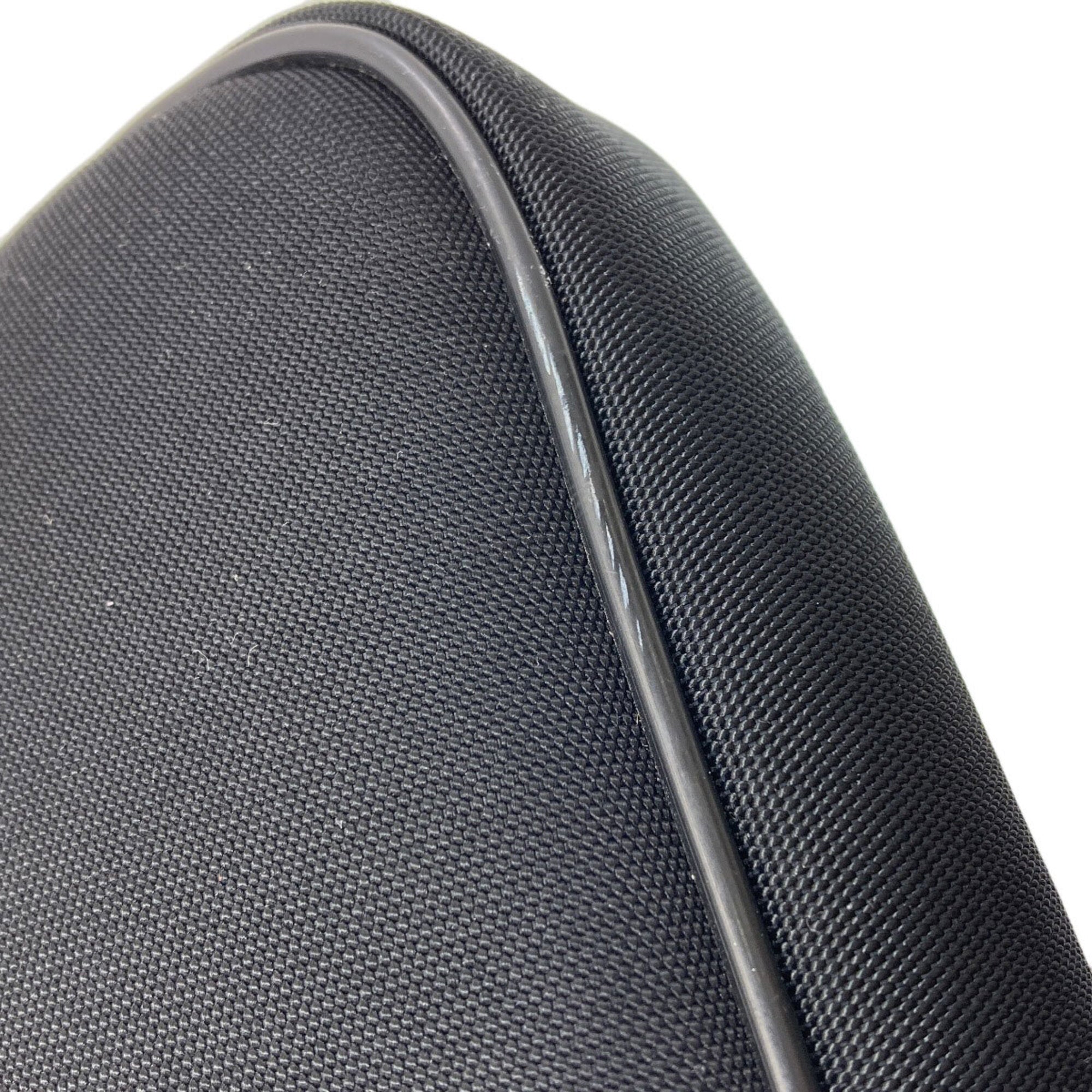 Gucci Black Nylon Canvas Shoulder Bag (Pre-Owned)