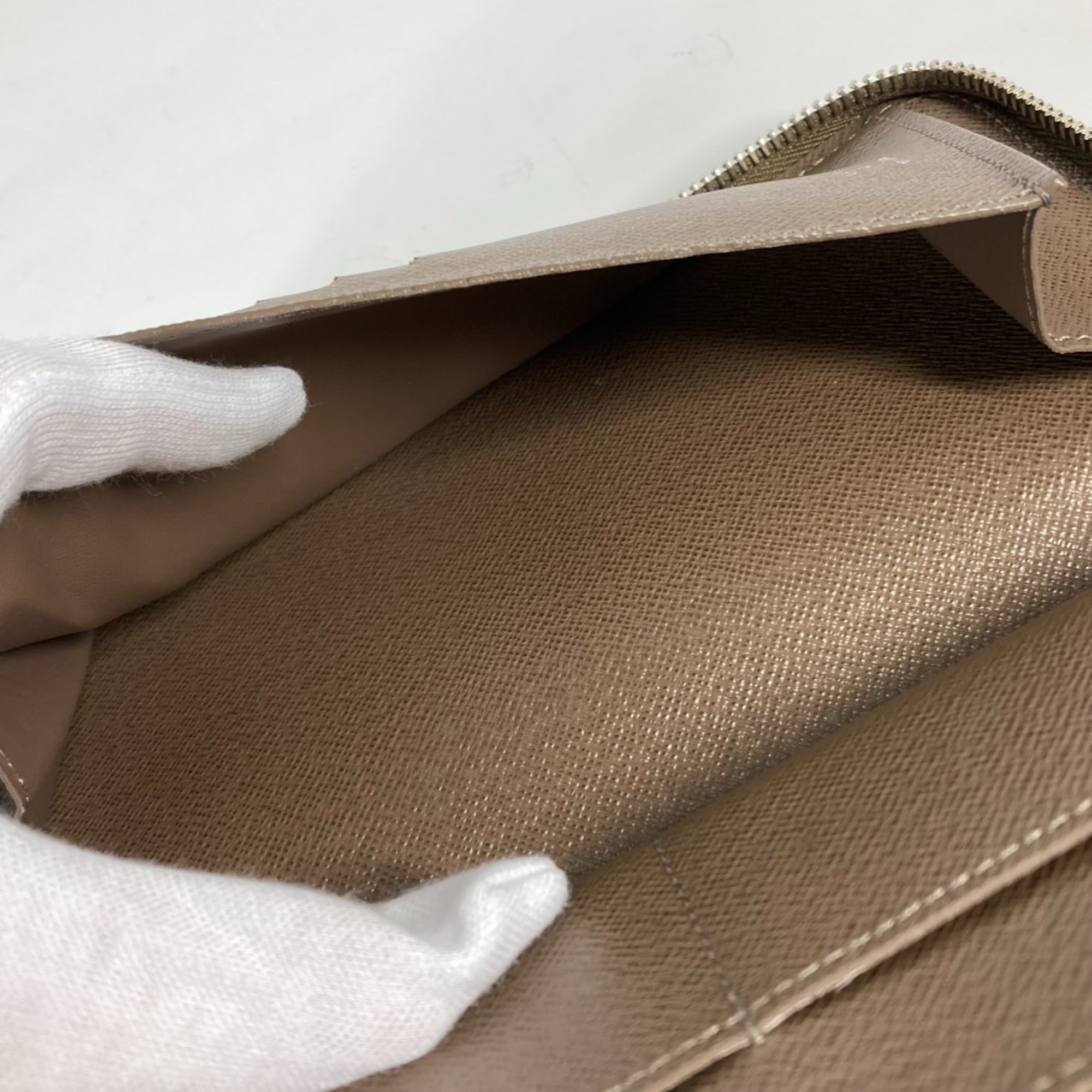 Louis Vuitton Epi Brown Taupe Epi Leather Long Wallet (Bi-Fold) (Pre-Owned)