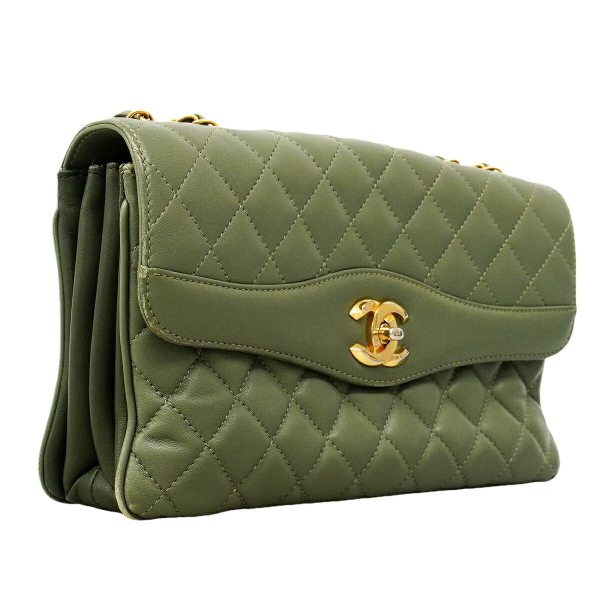 Chanel Green Leather Shoulder Bag (Pre-Owned)