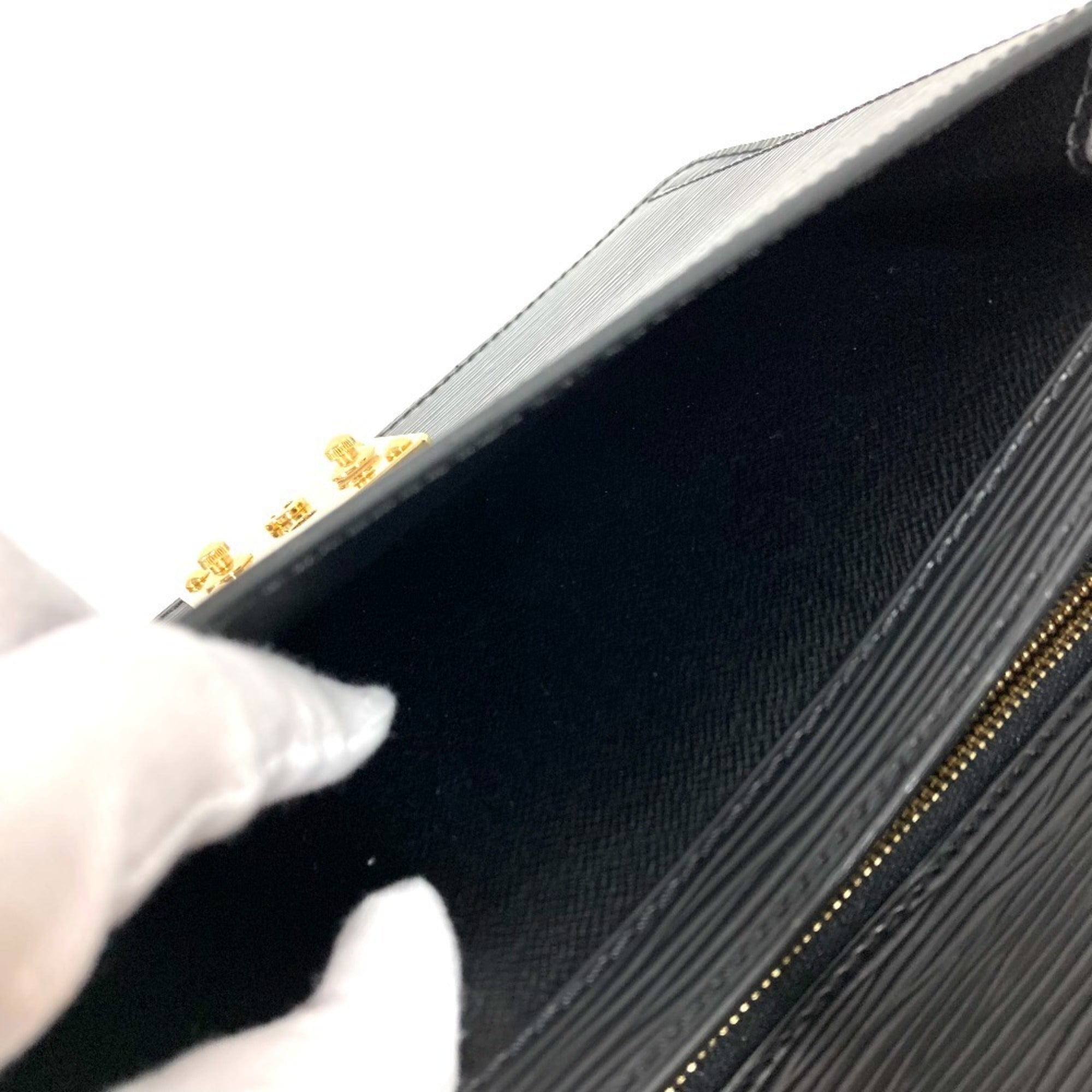 Louis Vuitton Black Noir Epi Leather Clutch Bag Pochette (Pre-Owned)