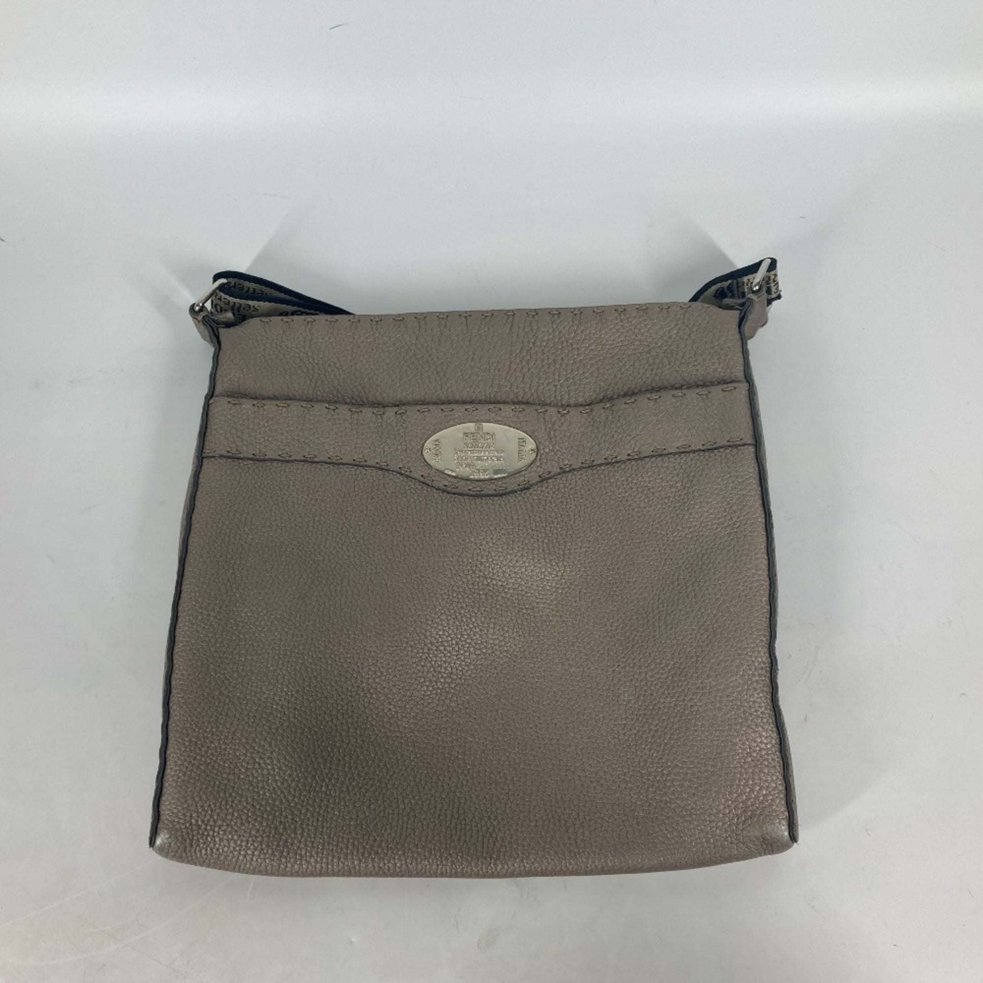 Fendi Selleria Beige Leather Shoulder Bag (Pre-Owned)