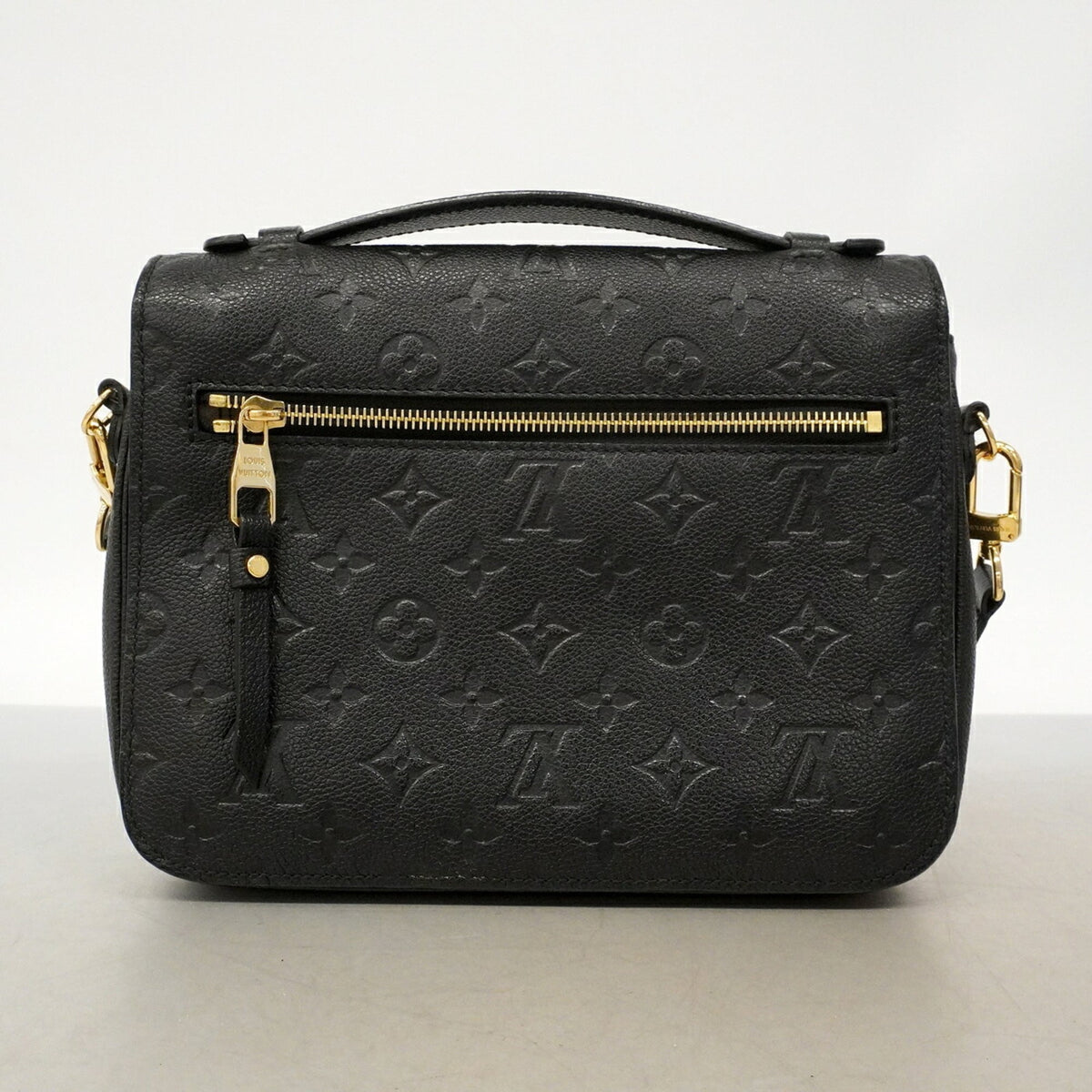 Louis Vuitton Noir Handbag (Pre-Owned)
