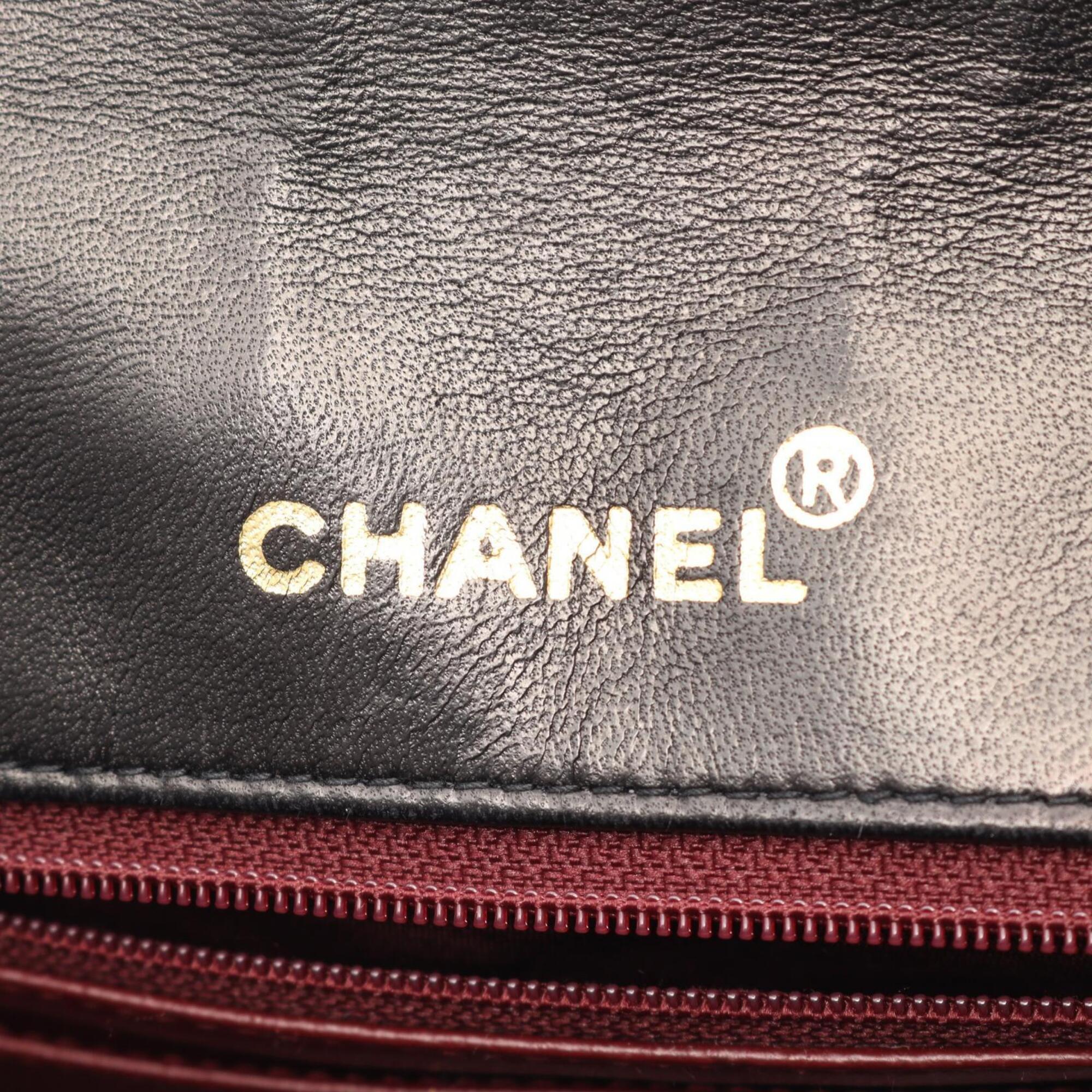 Chanel Black Leather Handbag Shoulder Bag (Pre-Owned)