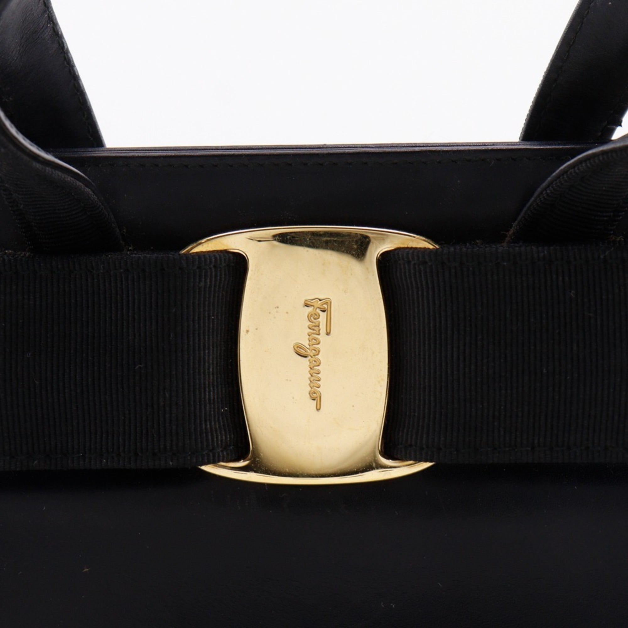 Salvatore Ferragamo Black Leather Handbag (Pre-Owned)
