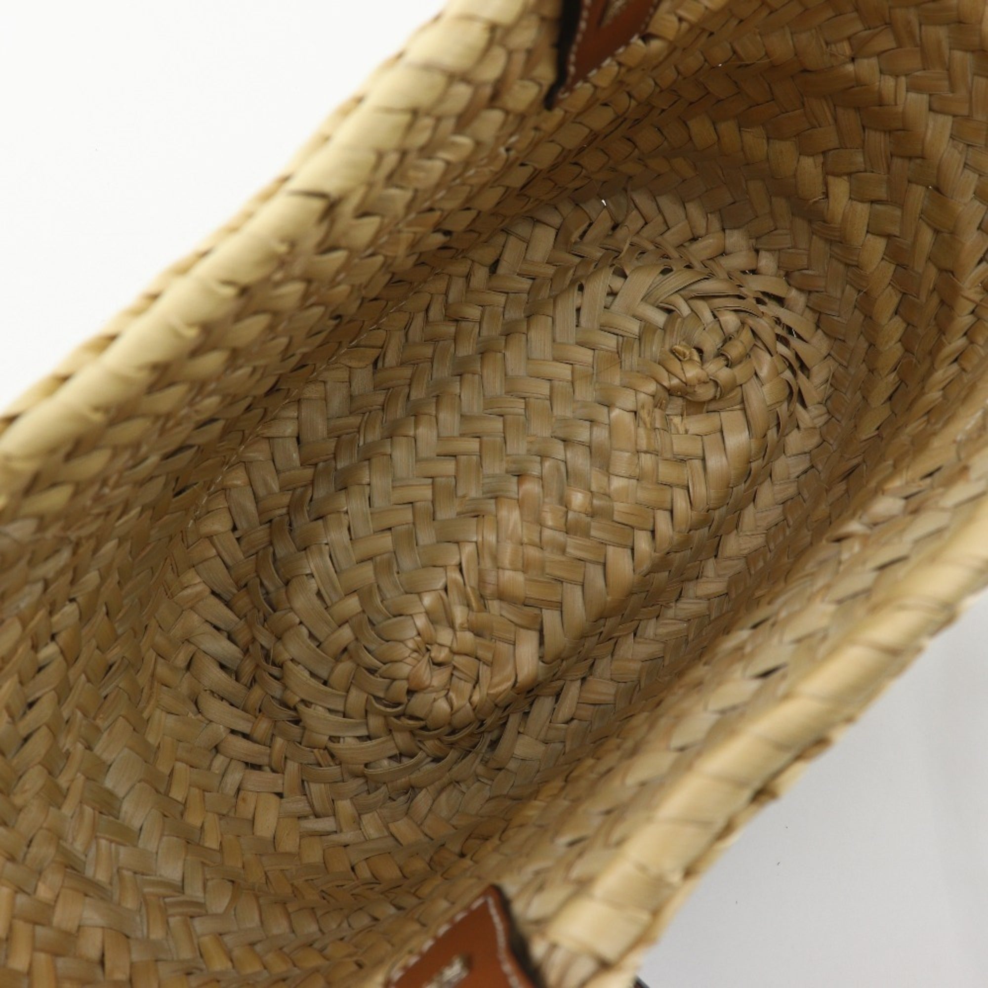 Loewe Beige Raffia Leather Basket Handbag (Pre-Owned)