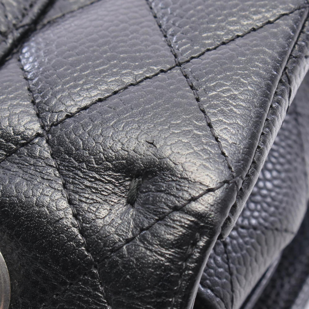 Chanel Black Grained Calfskin Handbag Shoulder Bag (Pre-Owned)